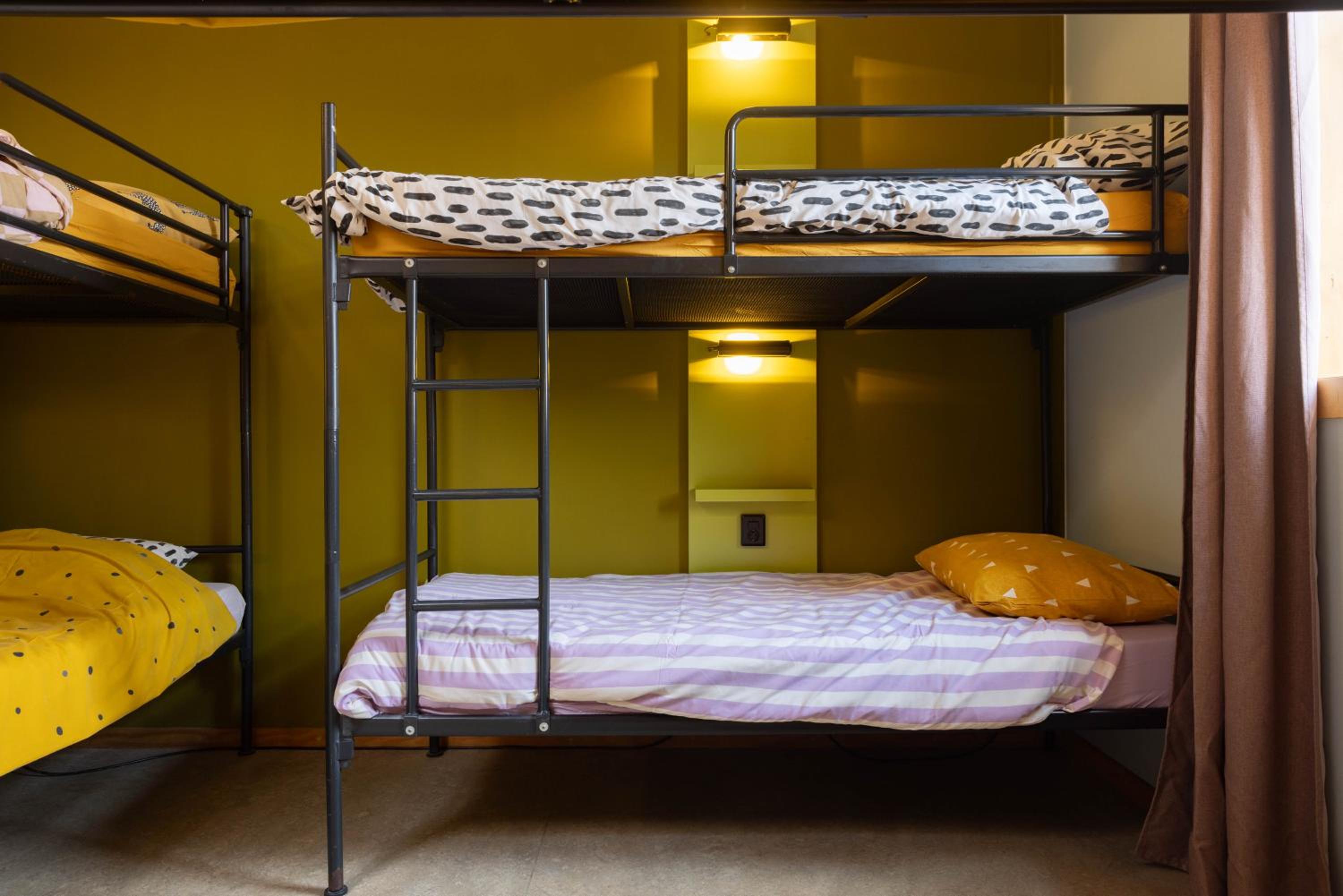 Bed in 10-Bed Mixed Dormitory Room photo 3