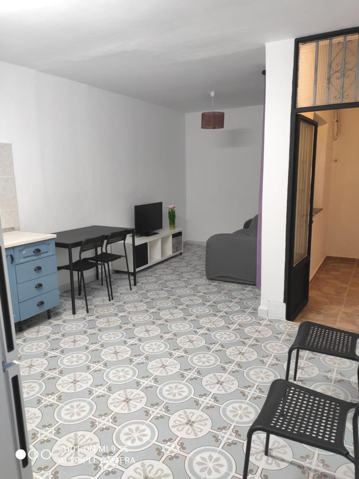 One-Bedroom Apartment photo 2