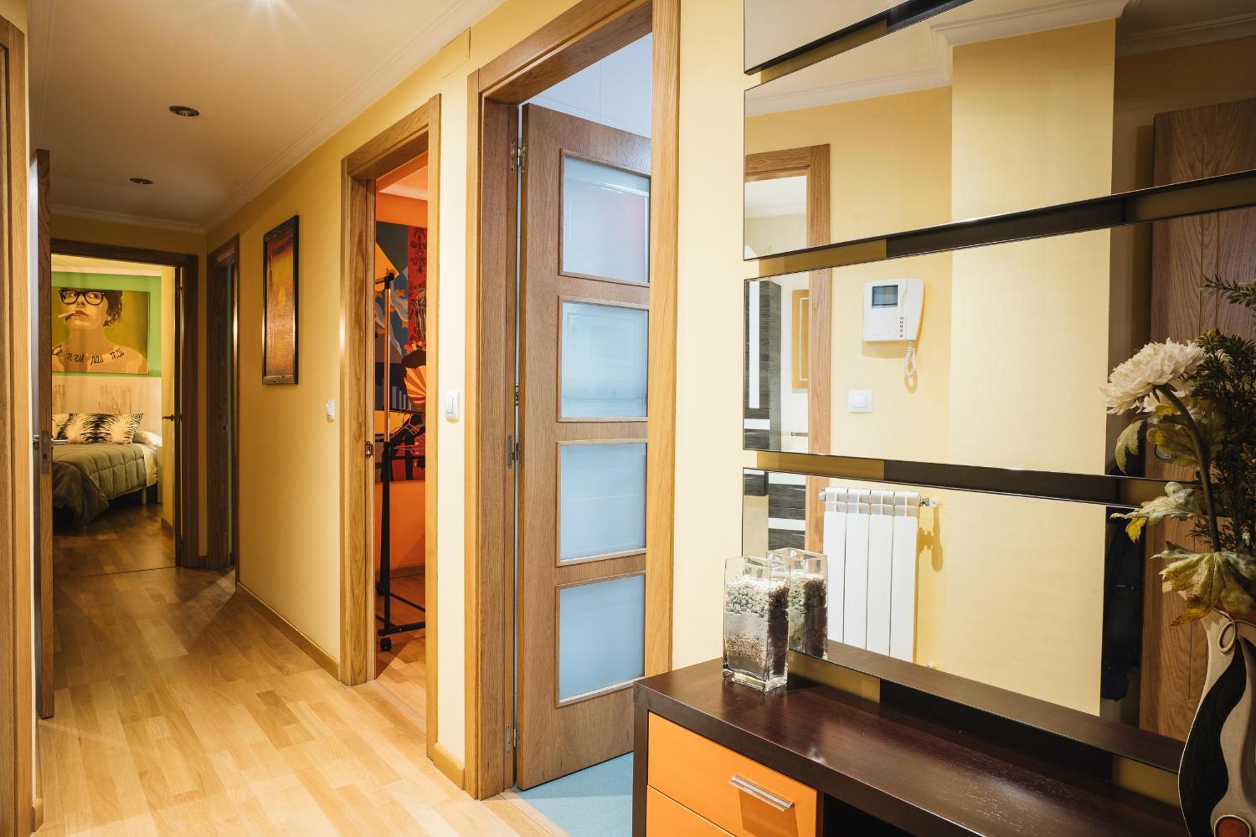 Three-Bedroom Apartment photo 2