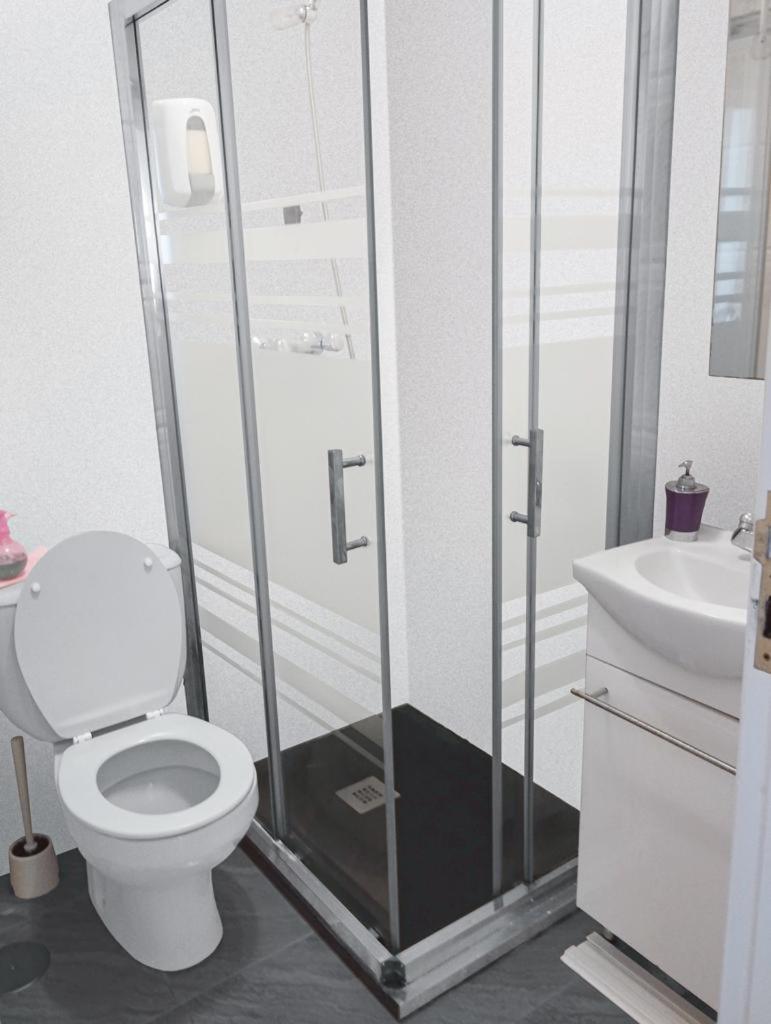 Double Room with Private External Bathroom photo 3