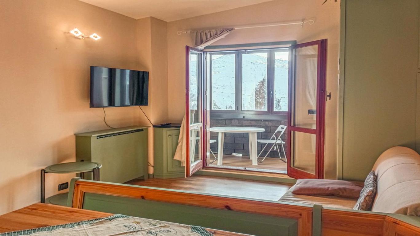 Studio with Balcony