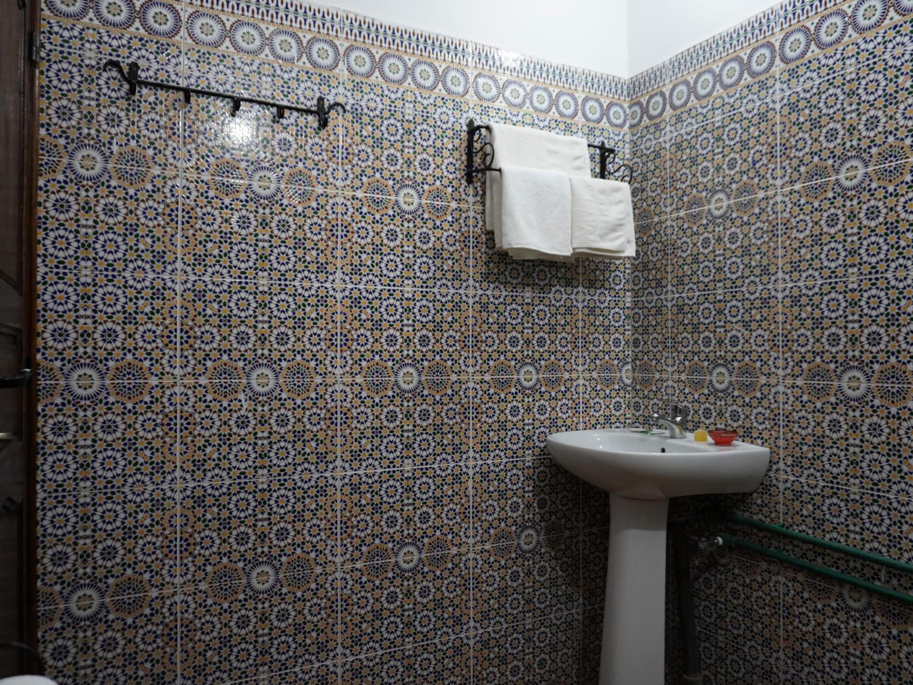 Standard Triple Room - Photo 43