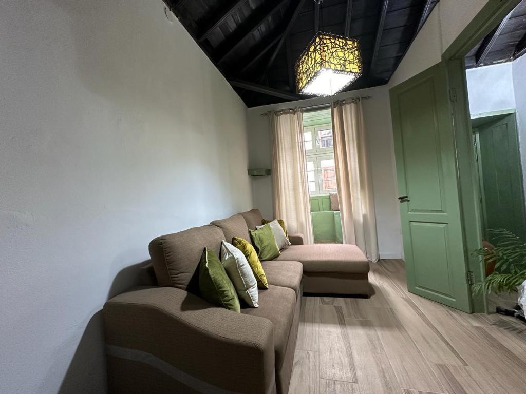 Casa de tres habitaciones