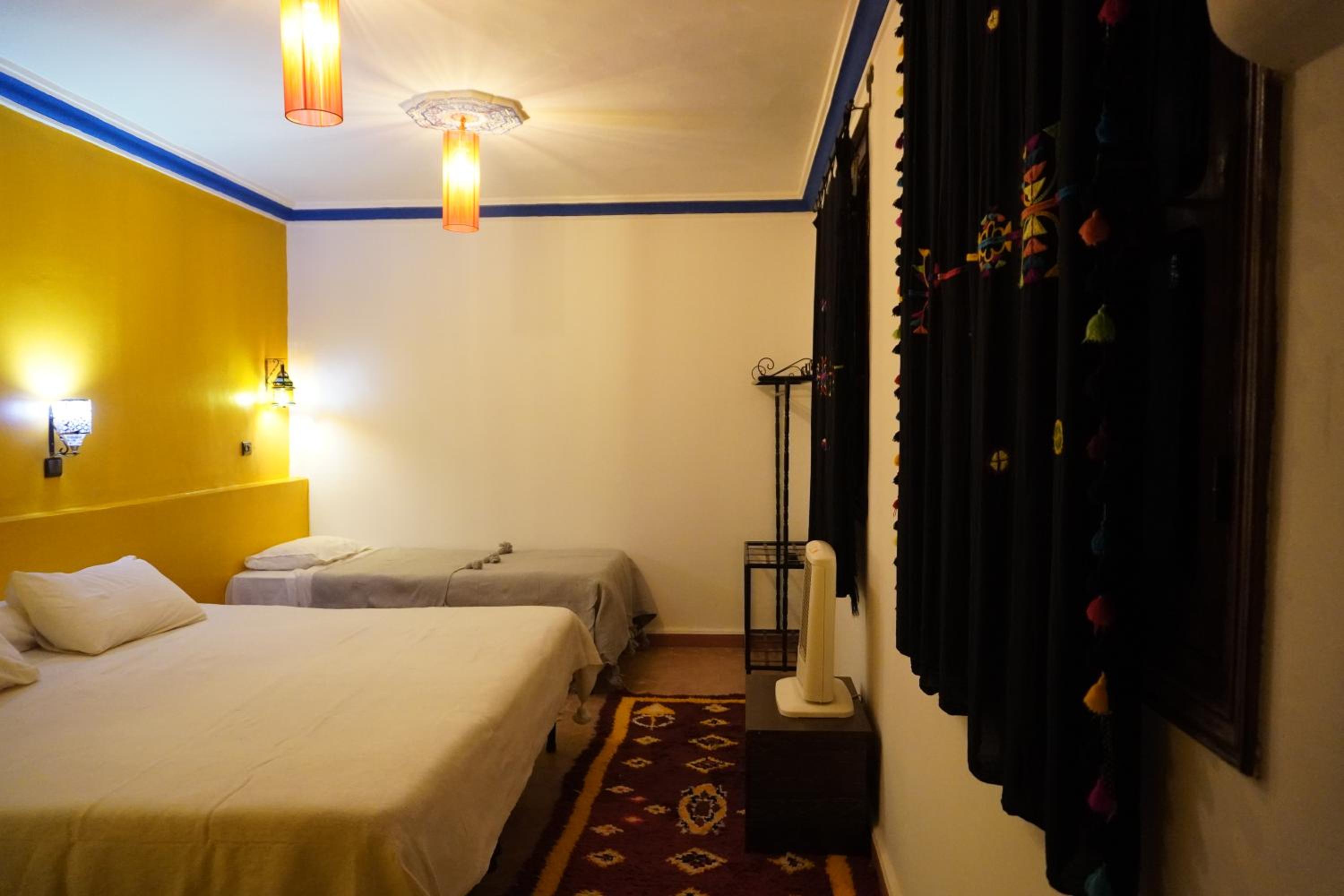 Standard Triple Room - Photo 35