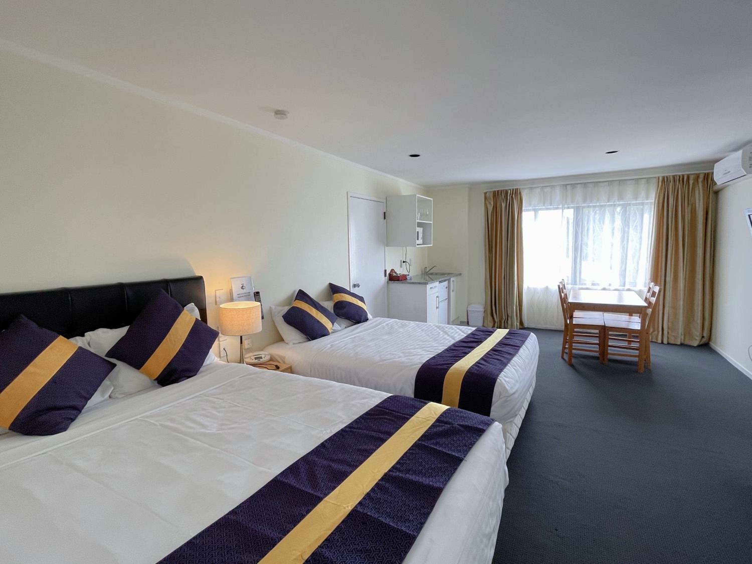 Queen Room with Two Queen Beds - Upstairs - Photo 6