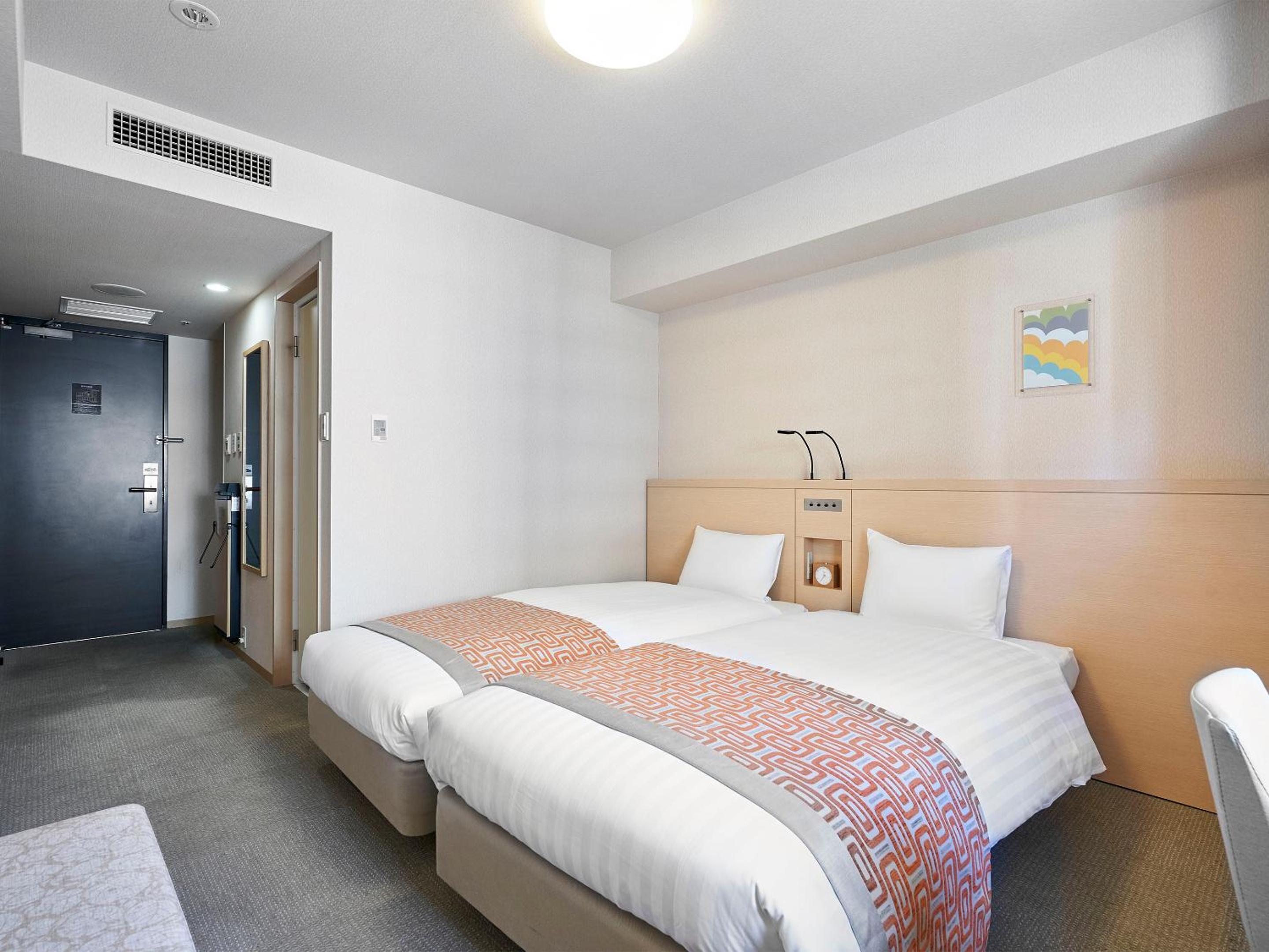 Economy Twin Room - Non-Smoking - Photo 5