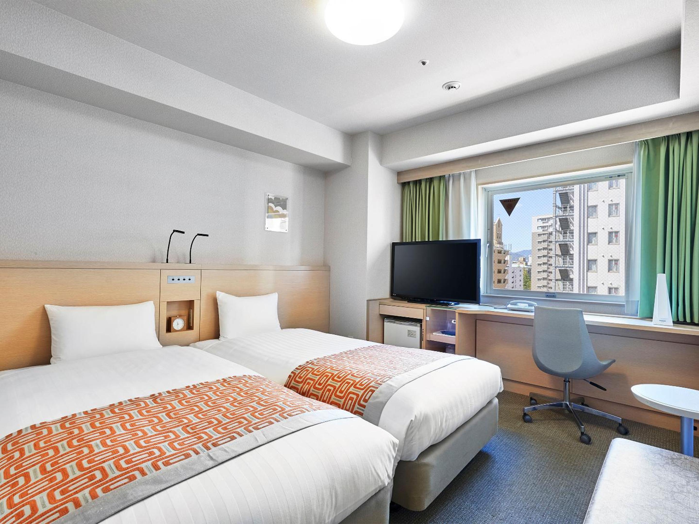 Economy Twin Room - Non-Smoking - Photo 3