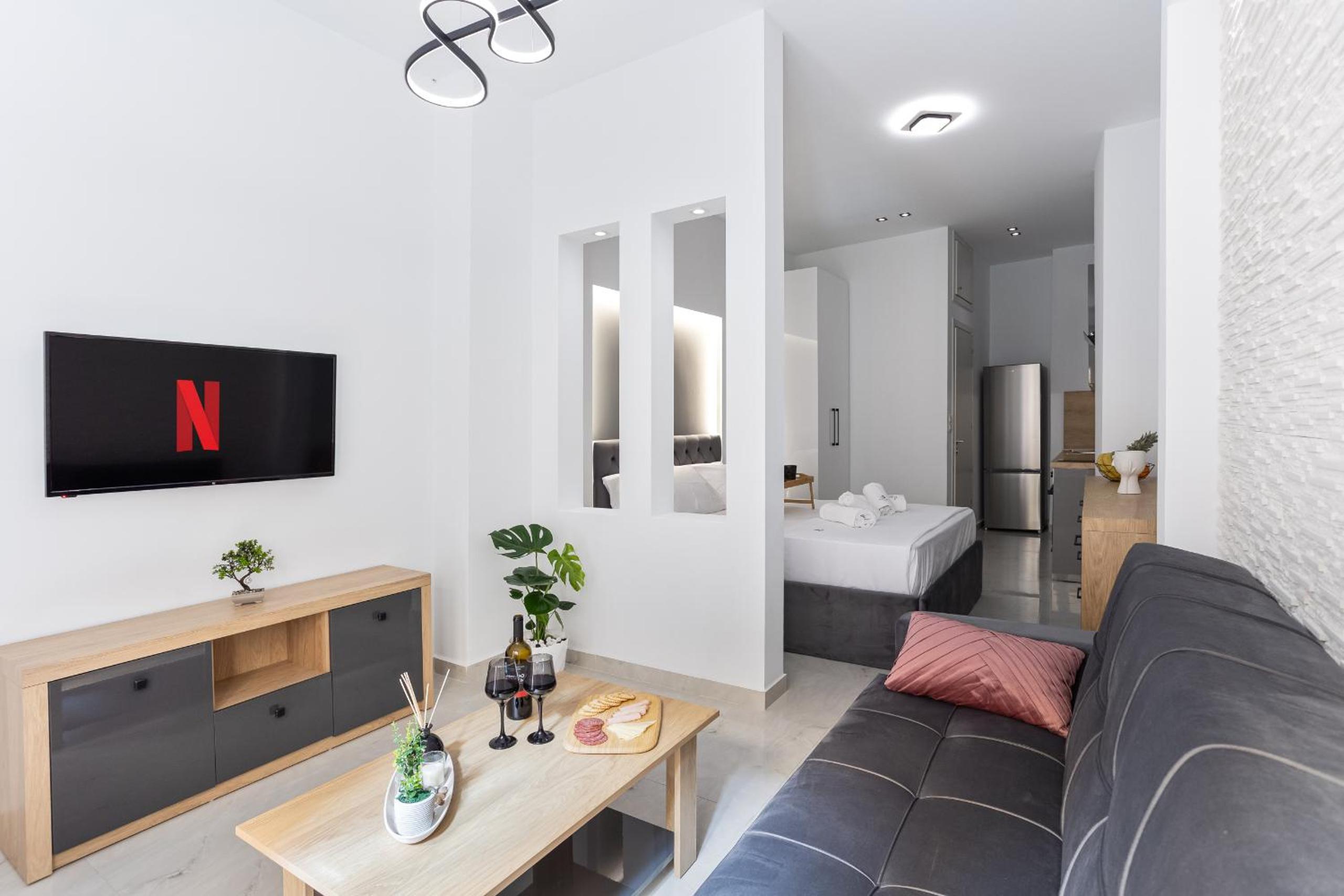 Deluxe Queen Suite