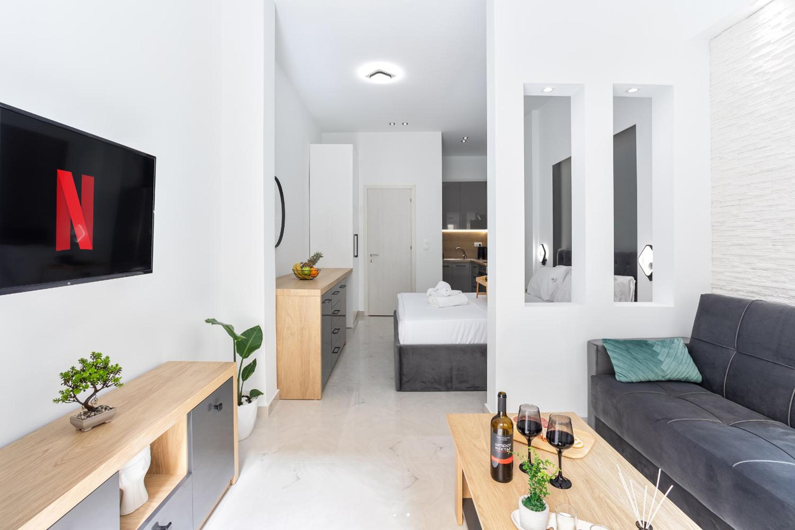 Deluxe Queen Suite