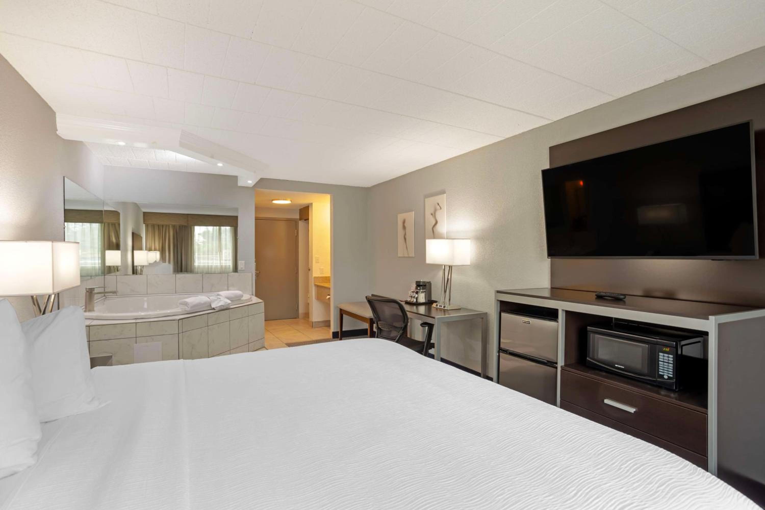 King Room with Spa Bath - Photo 1