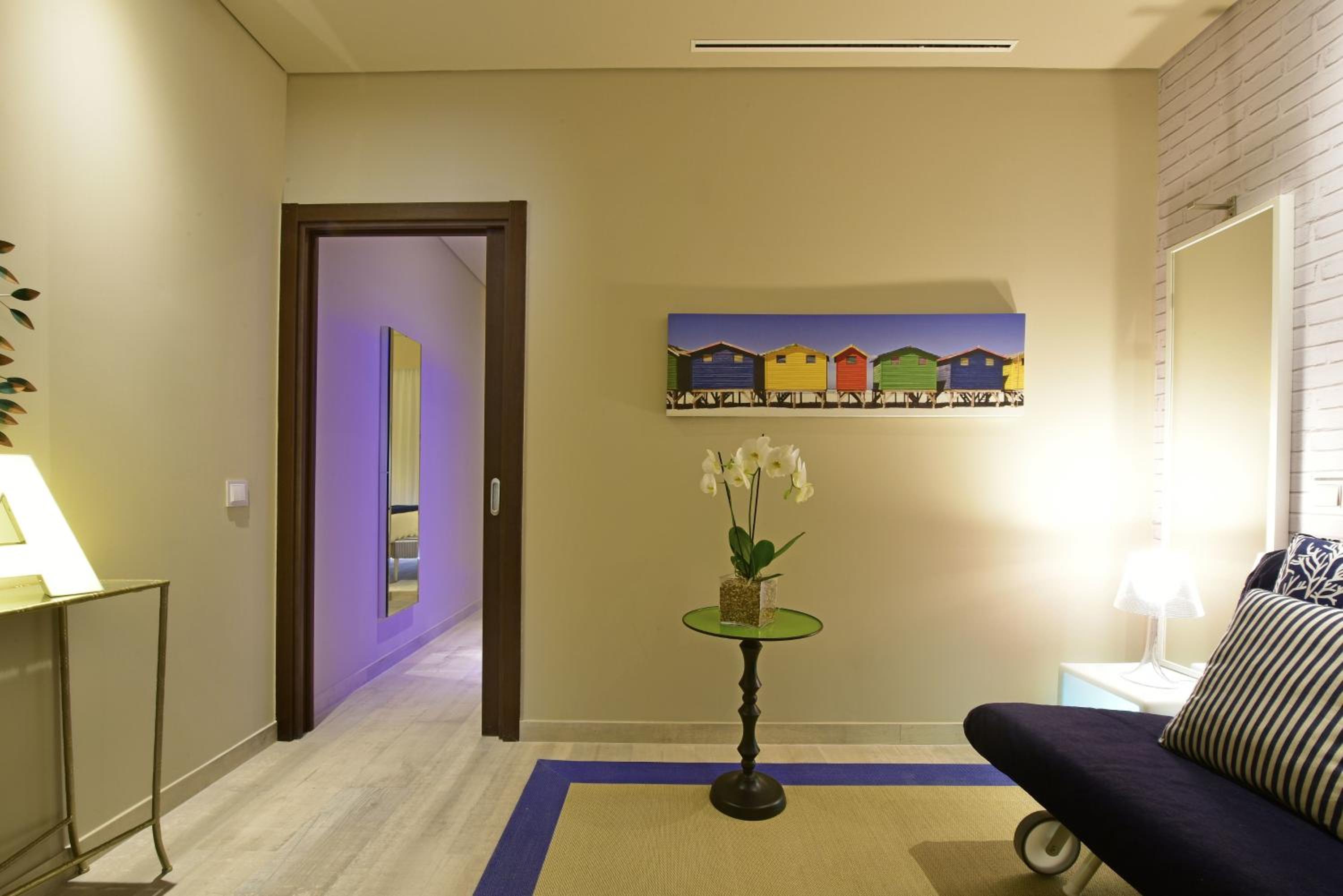 Suite (2 Adults + 1 Child) photo 2