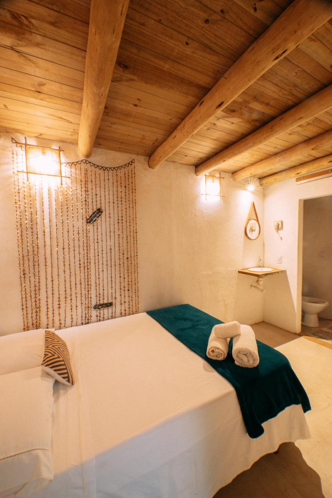 Two-Bedroom House - Photo 15