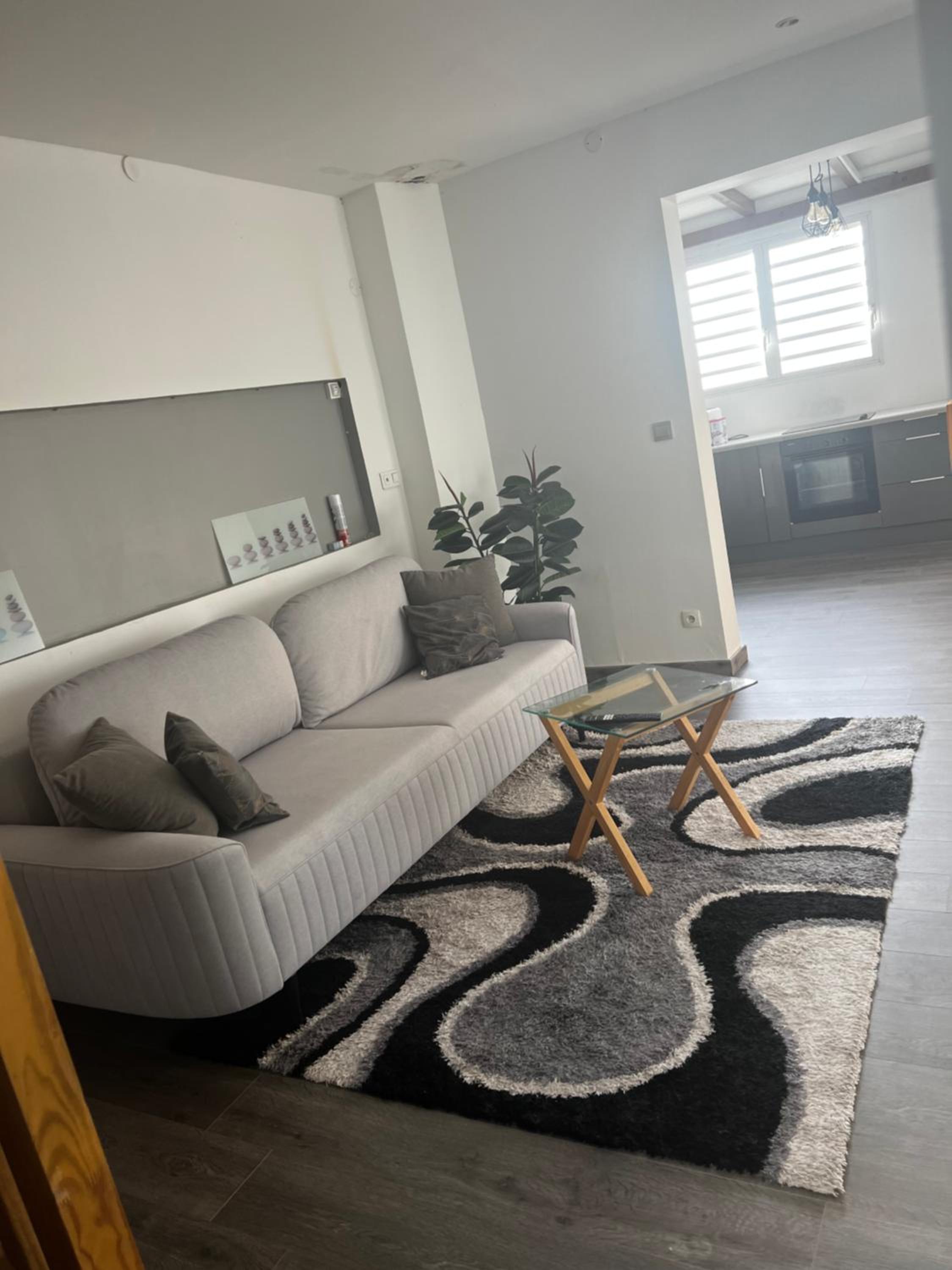 One-Bedroom Apartment photo 1
