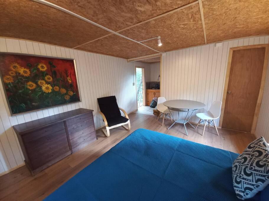 One-Bedroom House photo 1