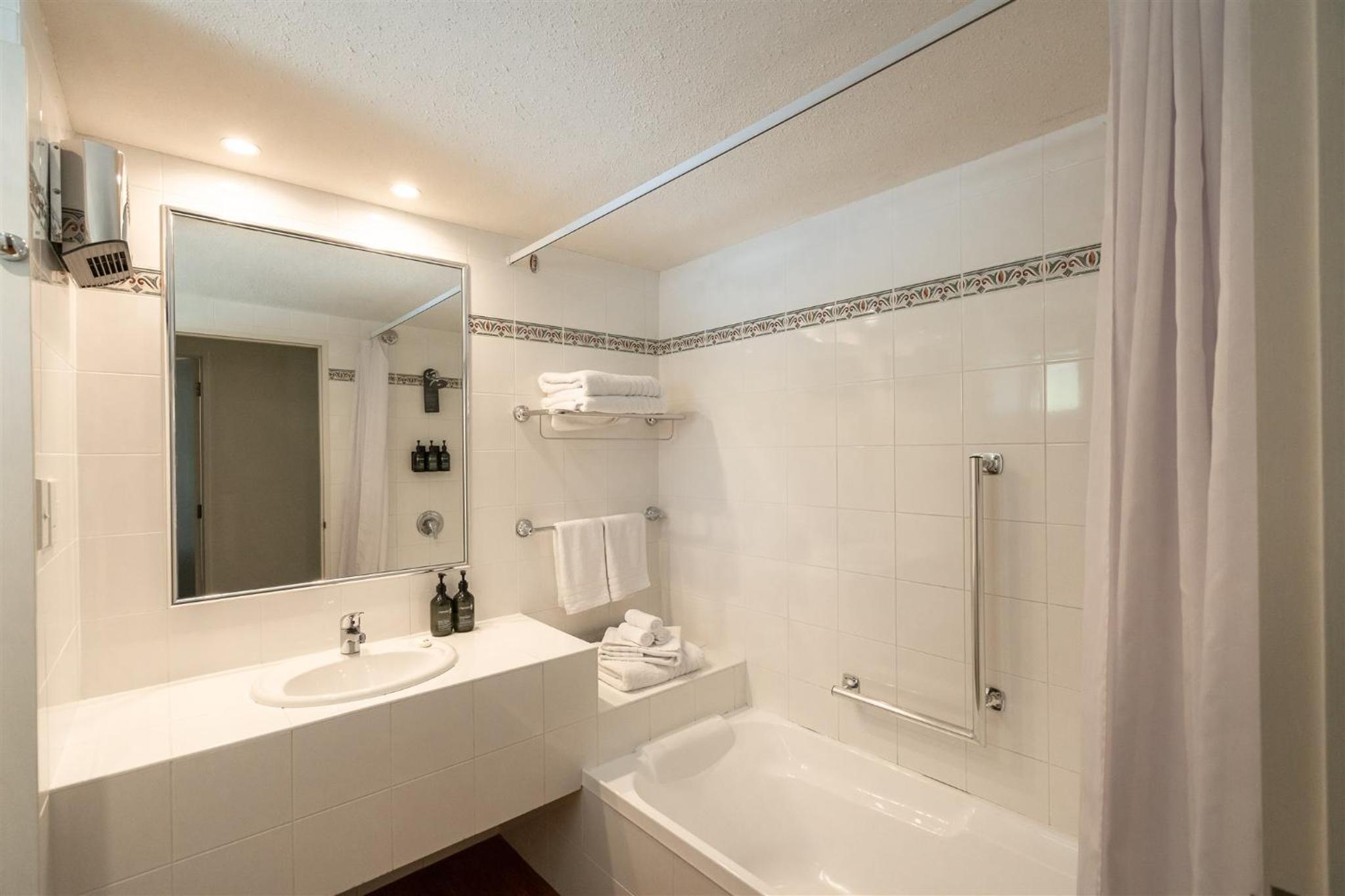 Suite - Photo 5