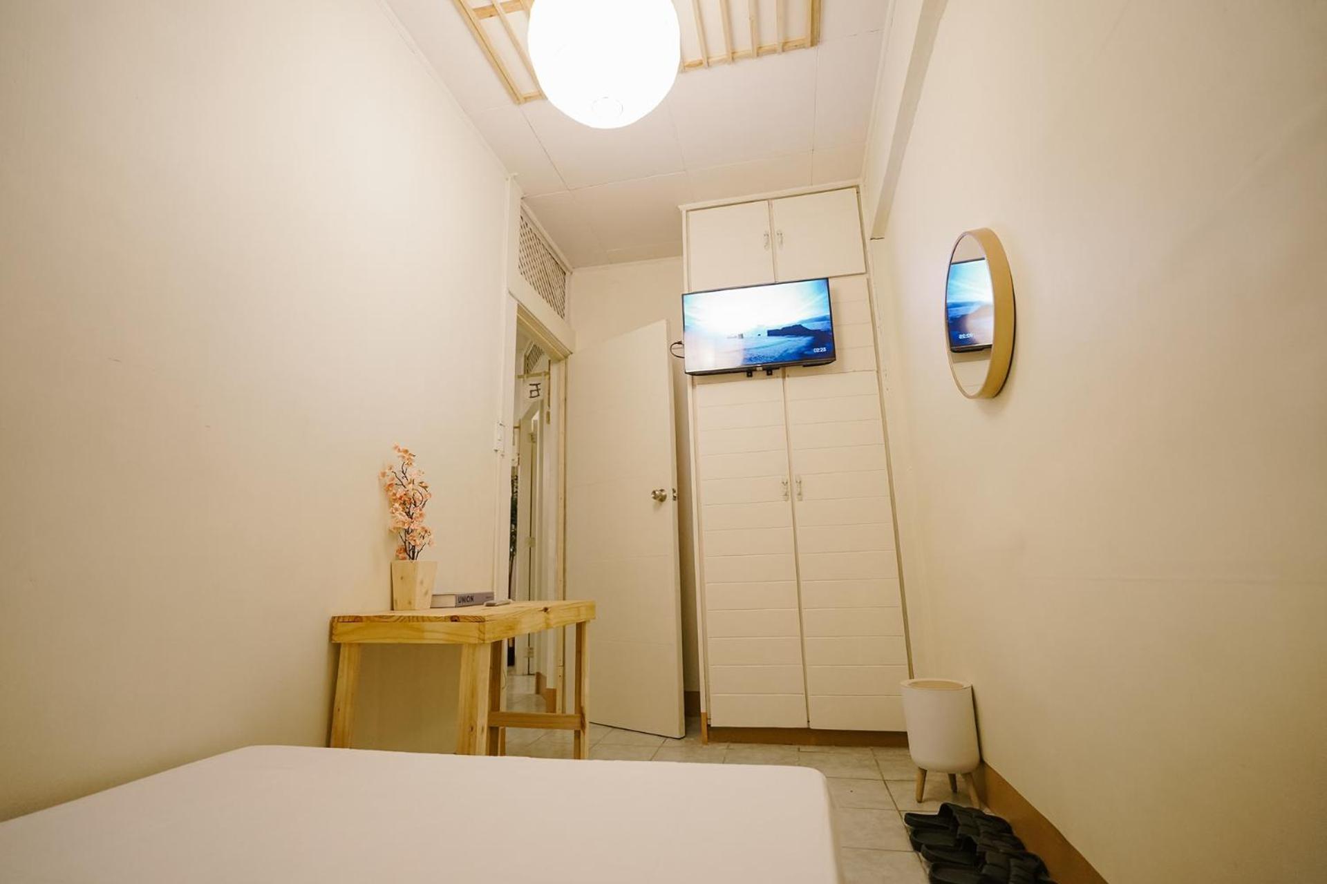 Twin Room with Shared Bathroom photo 1