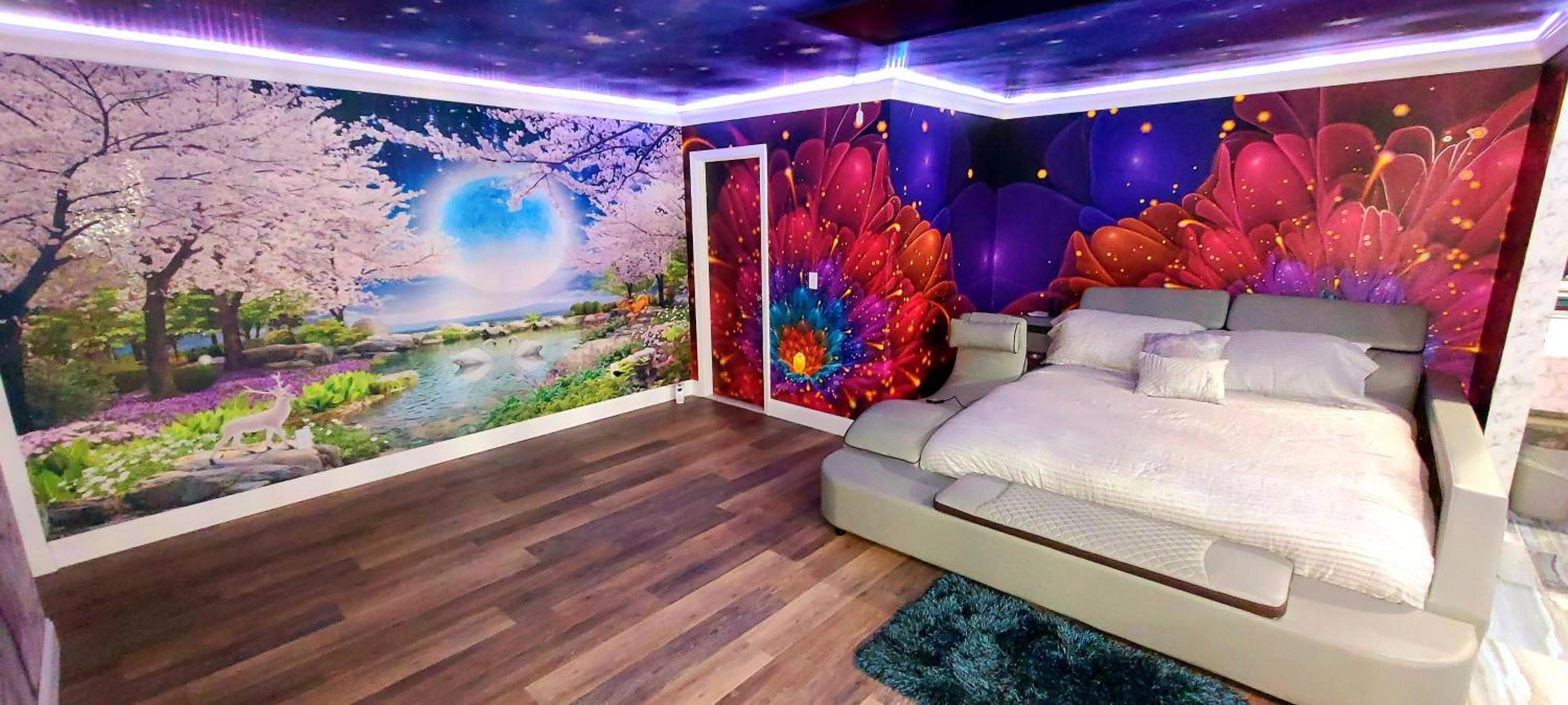 King Suite with Spa Bath - Photo 1