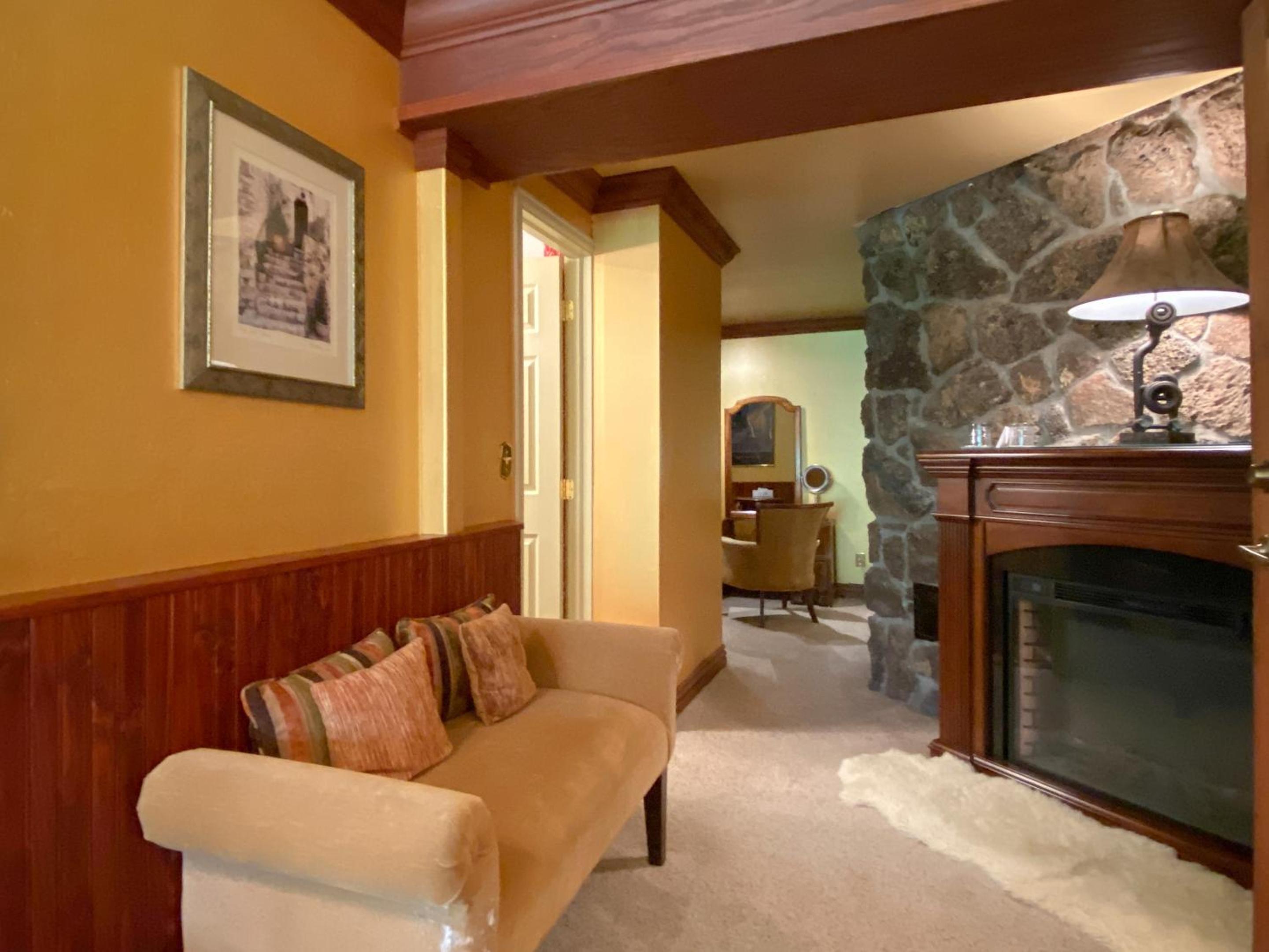Deluxe Suite photo 3