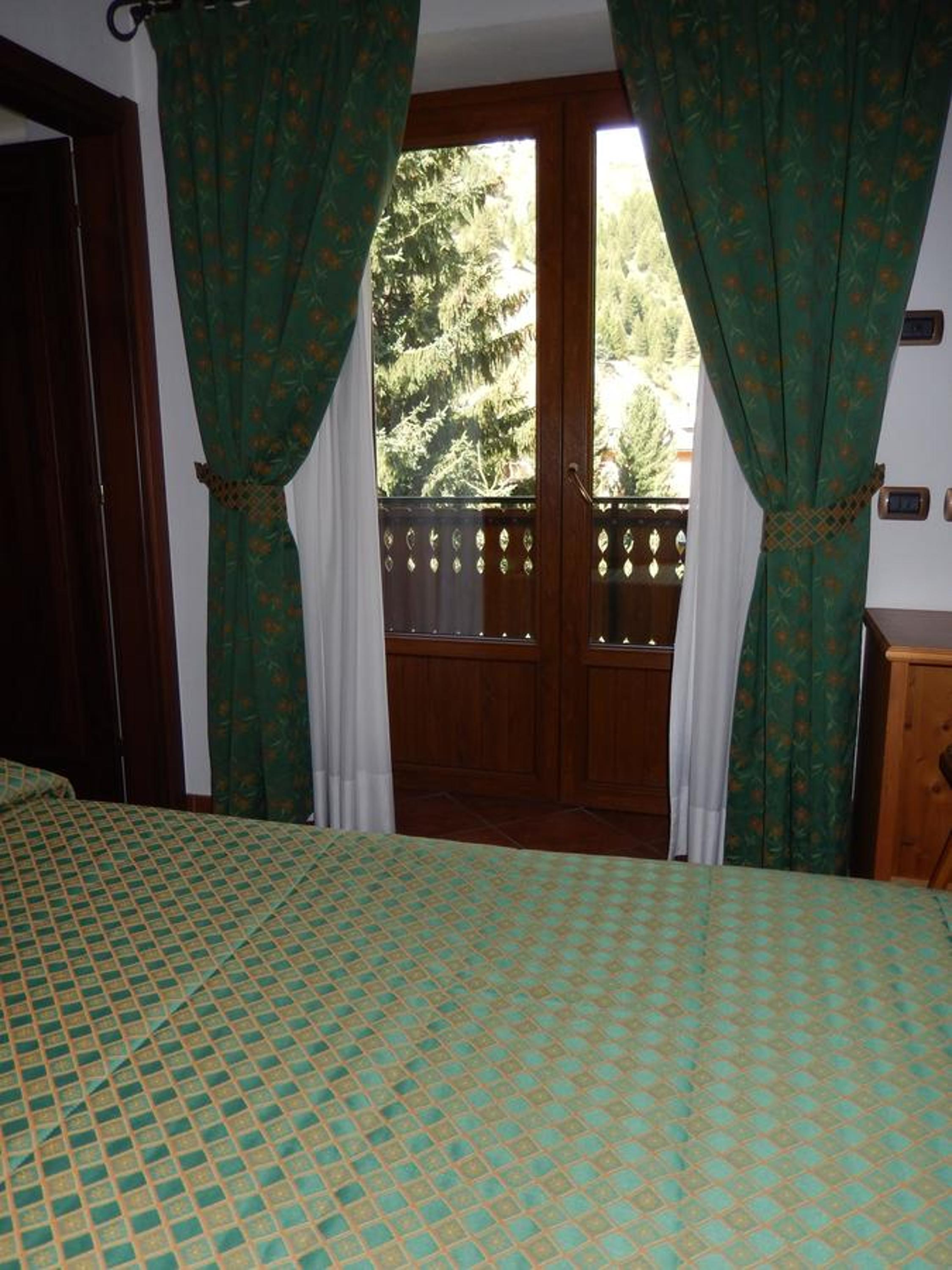 Large Single Room photo 2