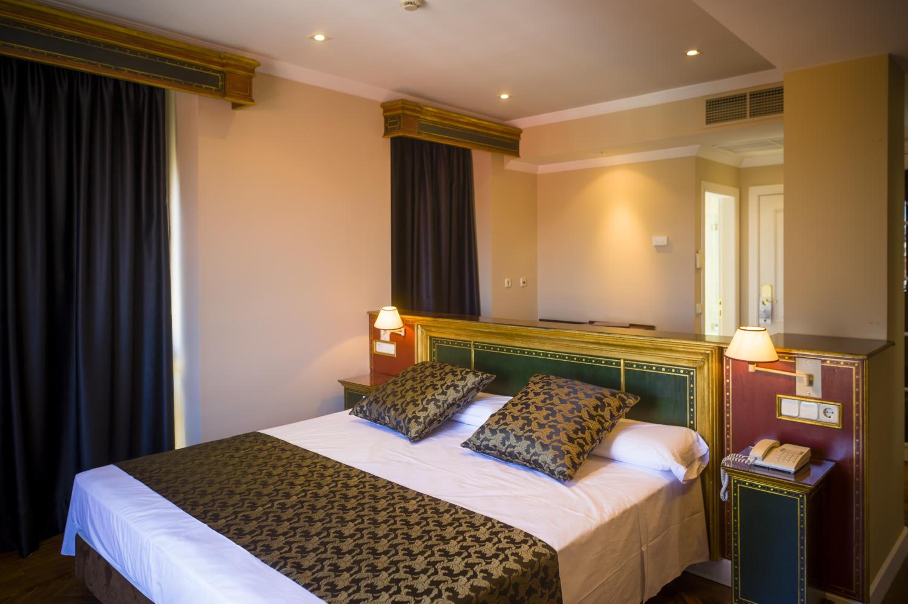 Superior Double Room - Photo 1
