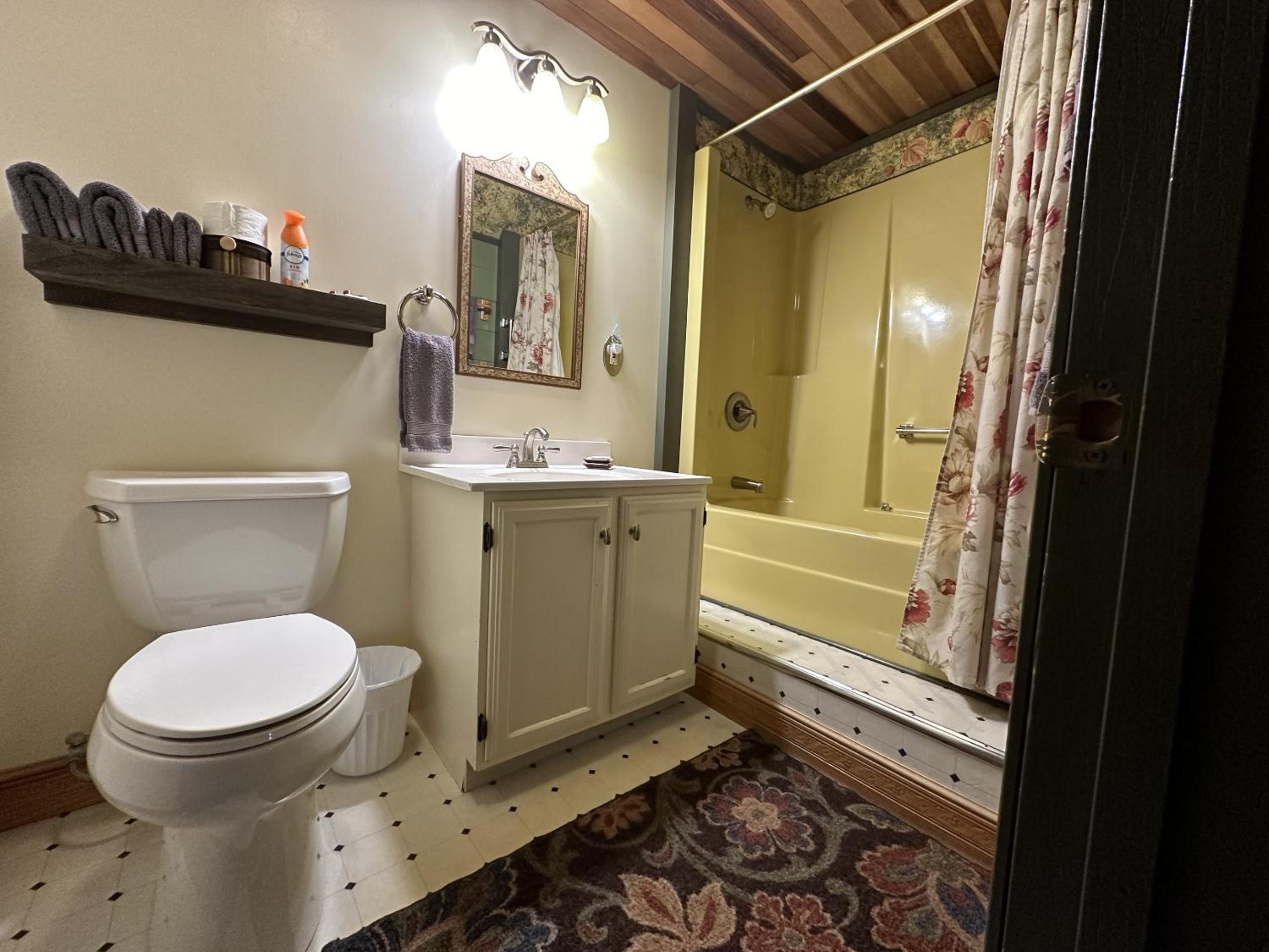 Classic Quadruple Room photo 2