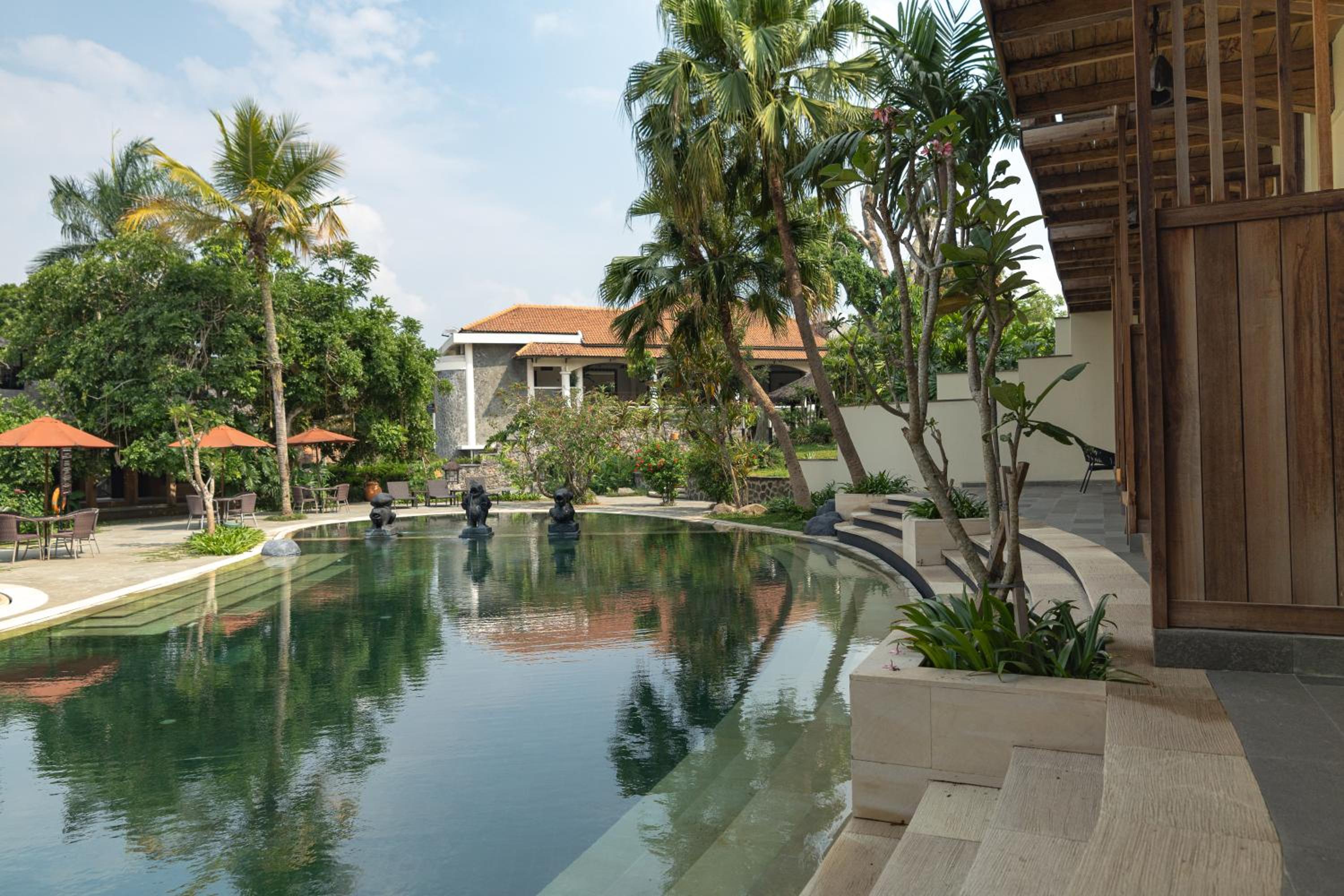 Premier Pool Access - Photo 4