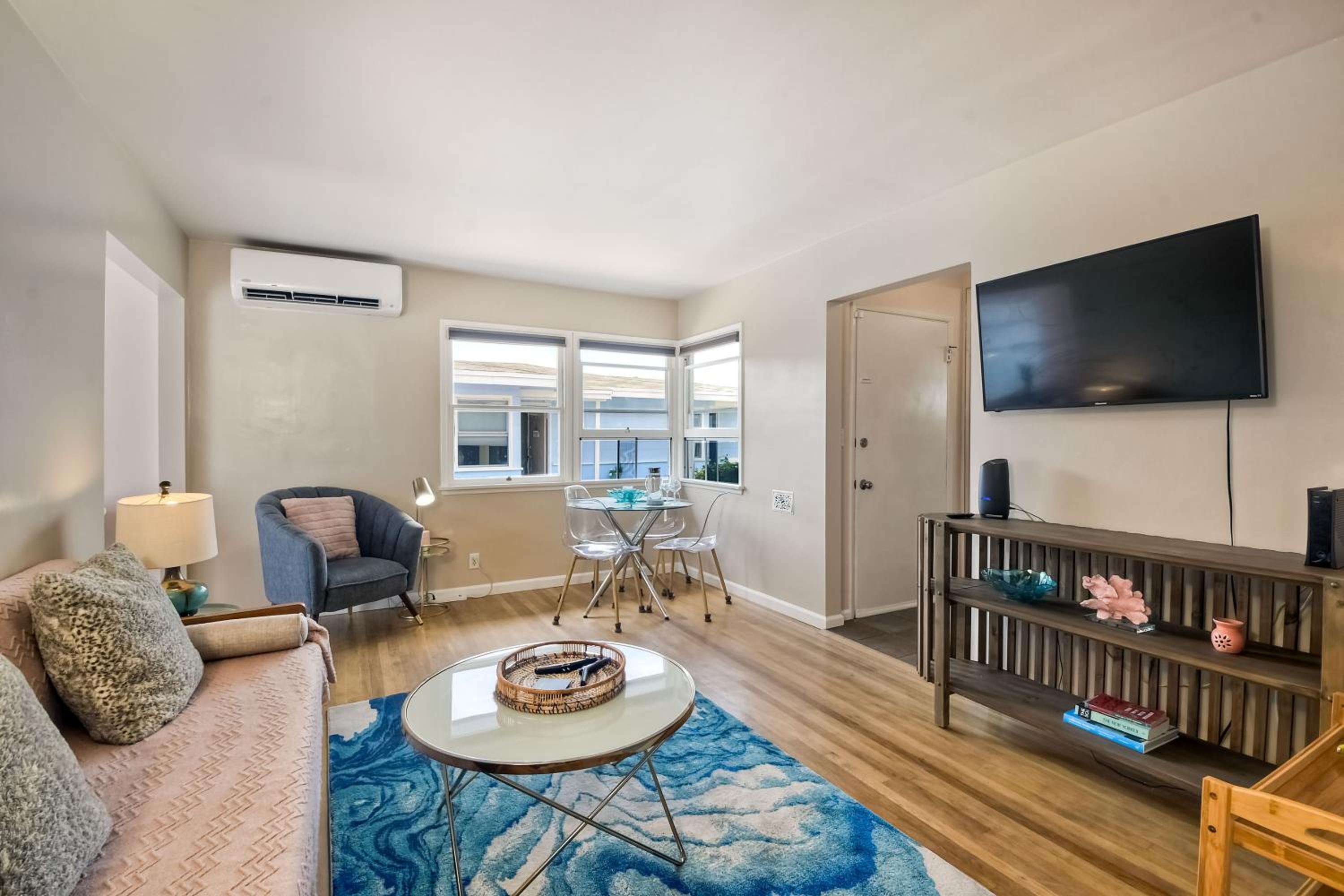Four-Bedroom House photo 1