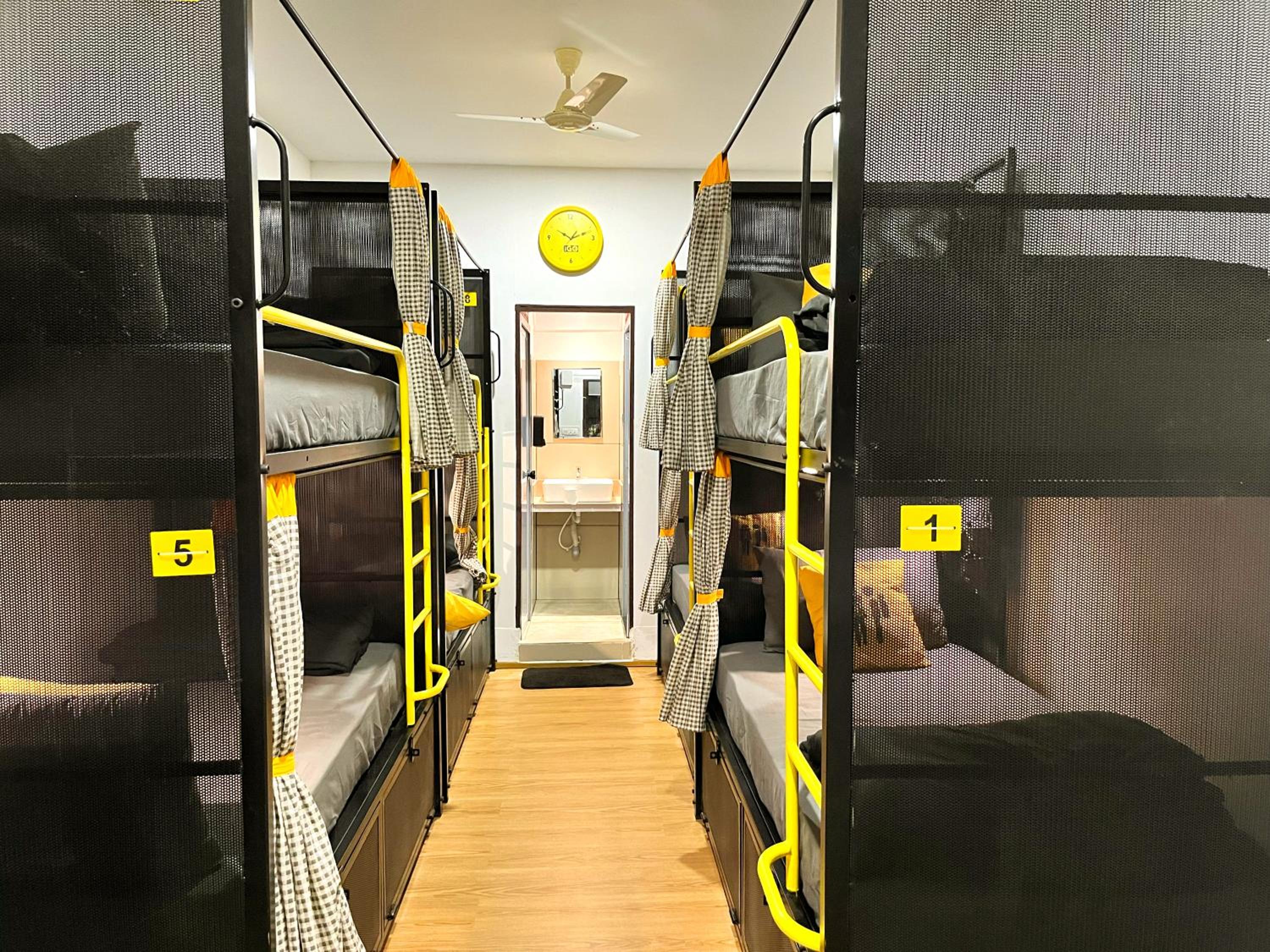 Bed in 8-Bed Mixed Dormitory Room photo 3
