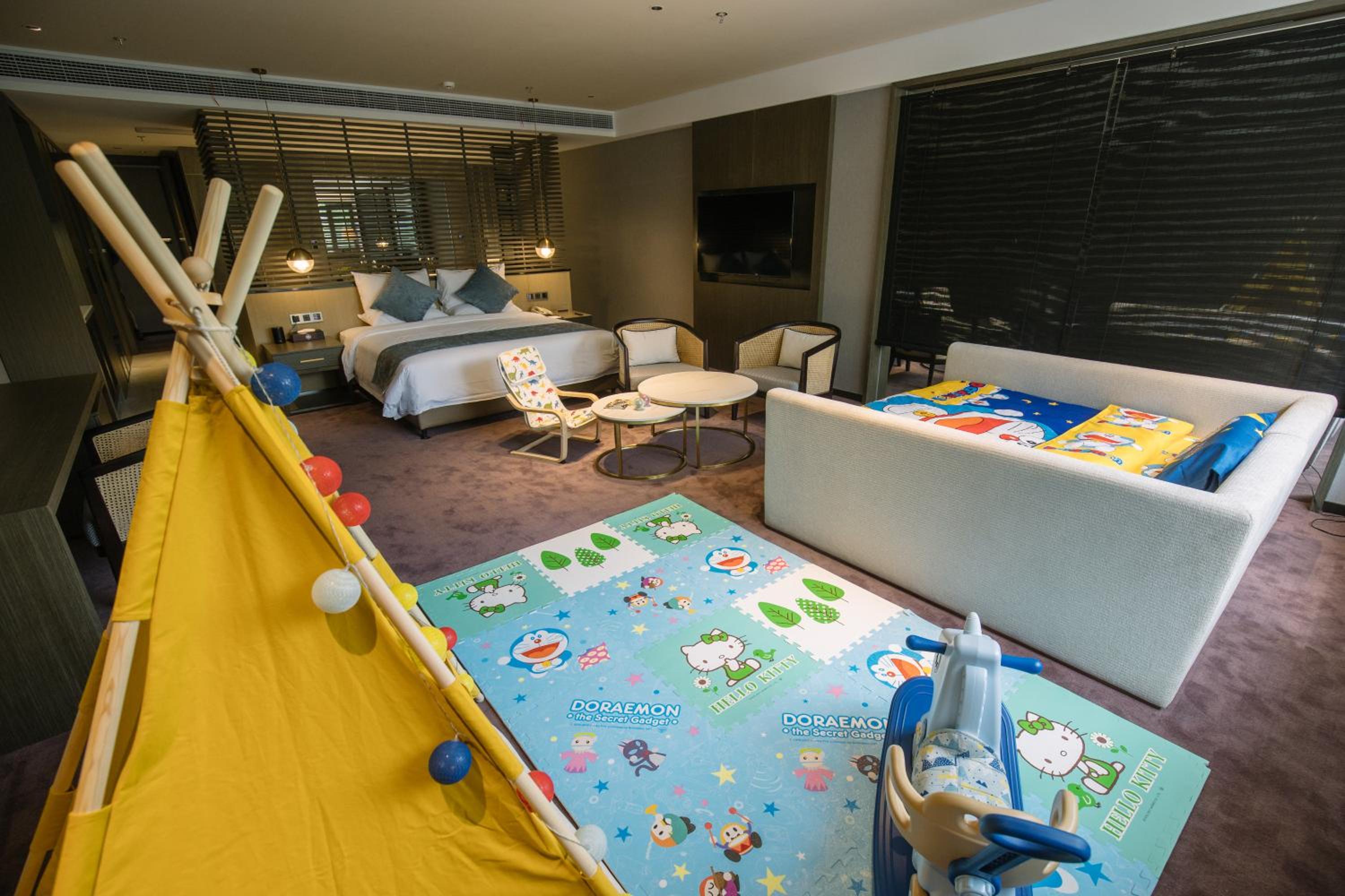 Deluxe Family Suite photo 2