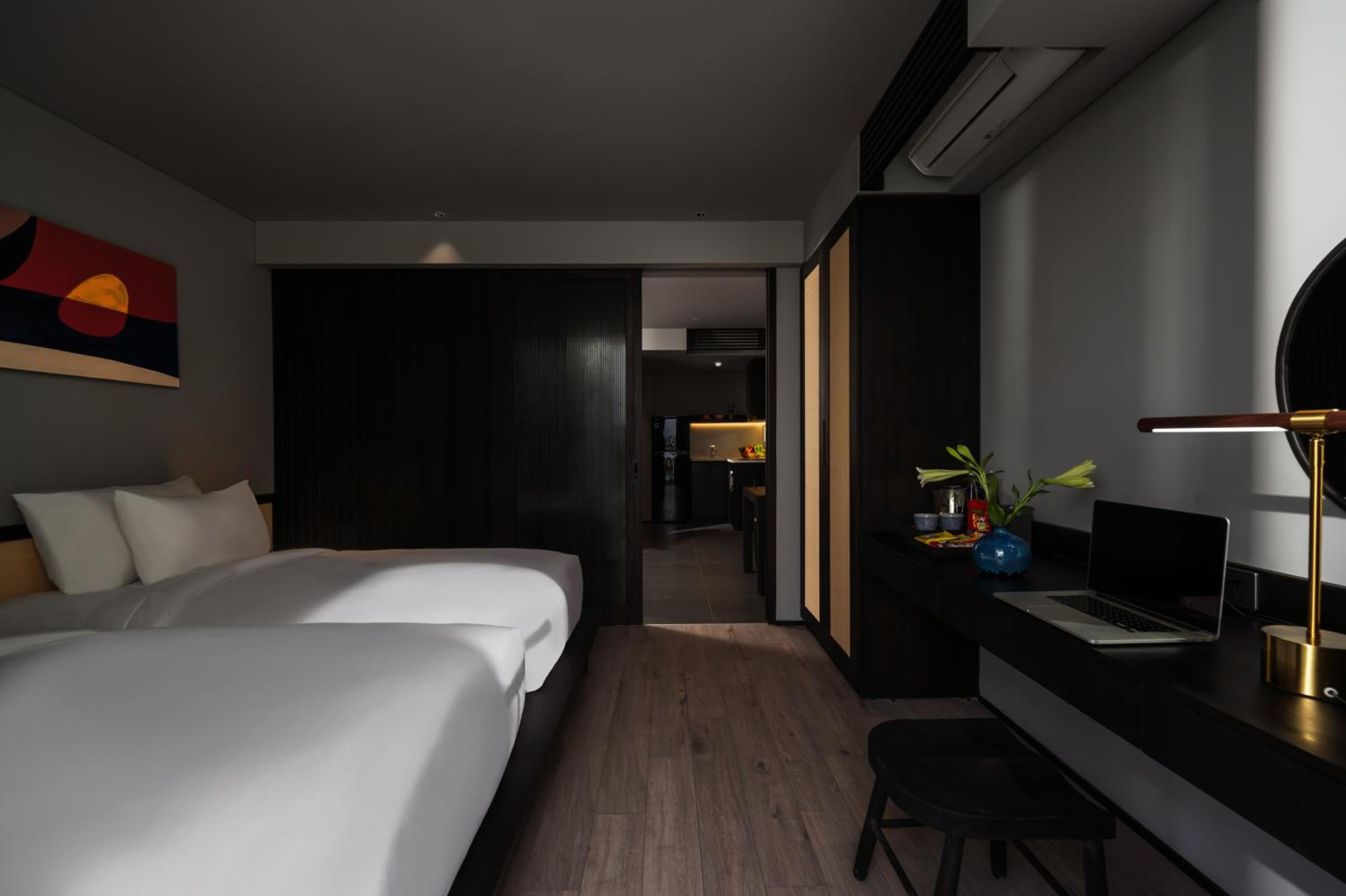One-Bedroom Apartment with Balcony - Photo 4