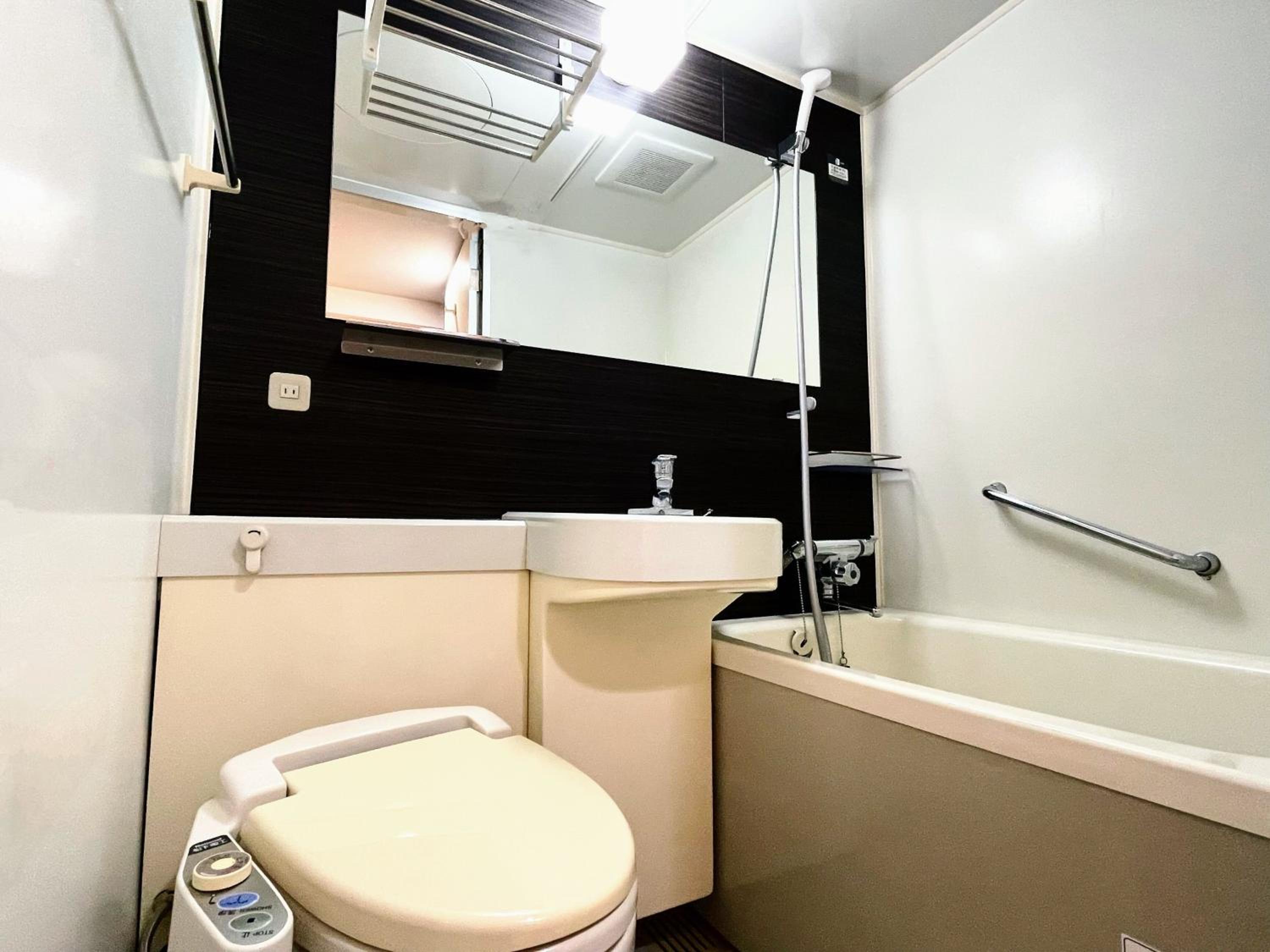Double Room with Small Double Bed - Non-Smoking - Photo 12