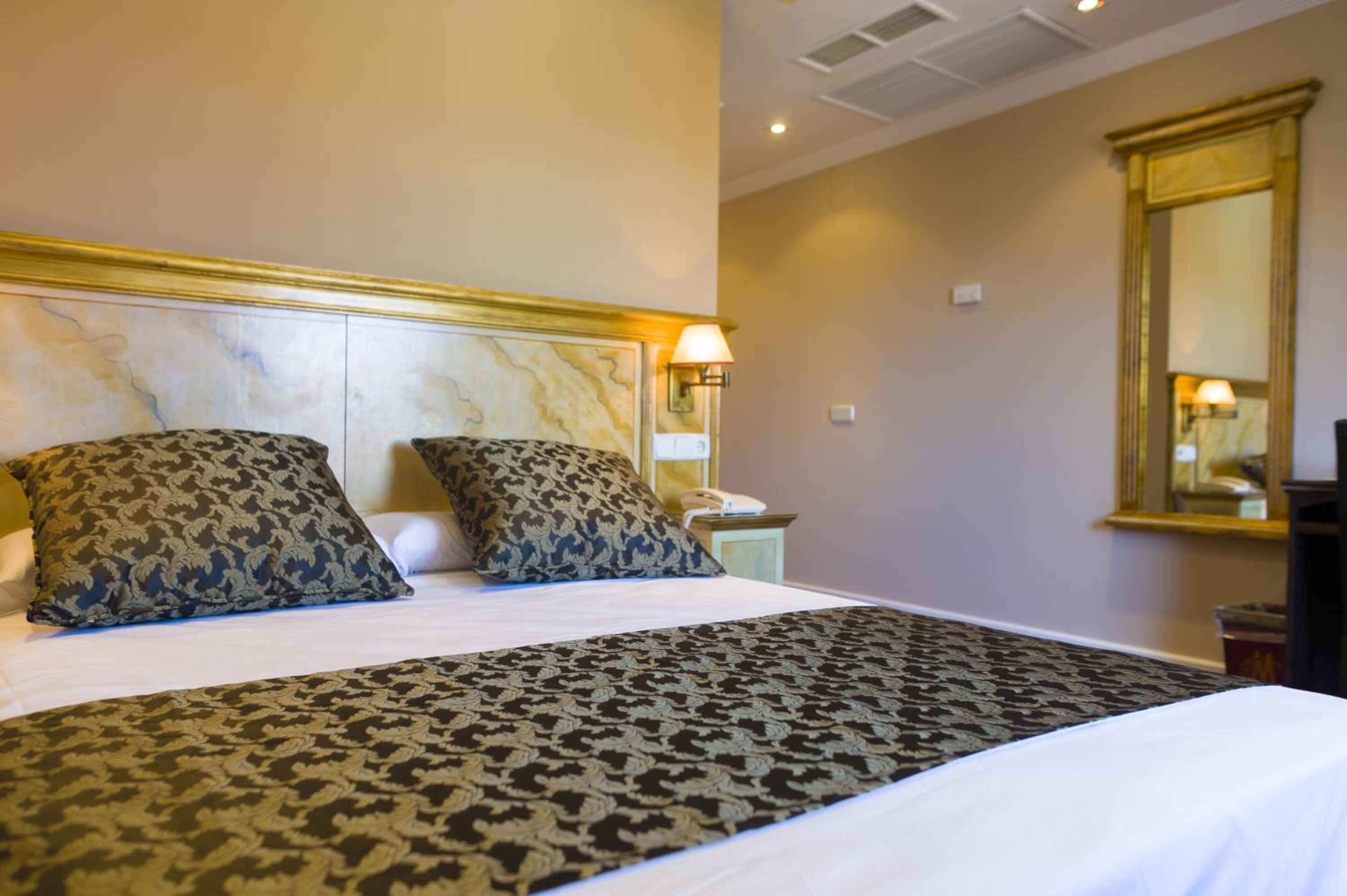 Double Room - Photo 3