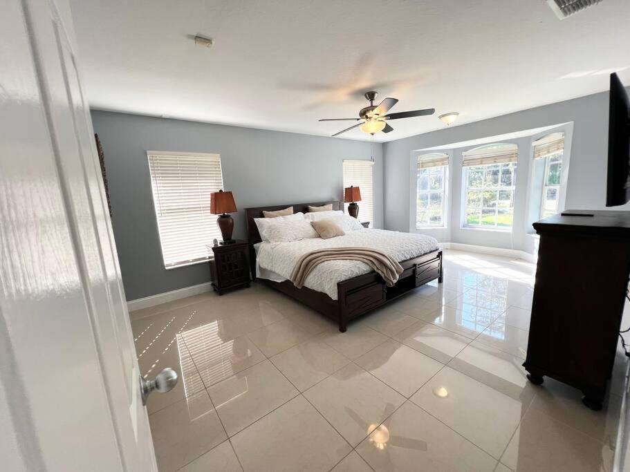Four-Bedroom House photo 2