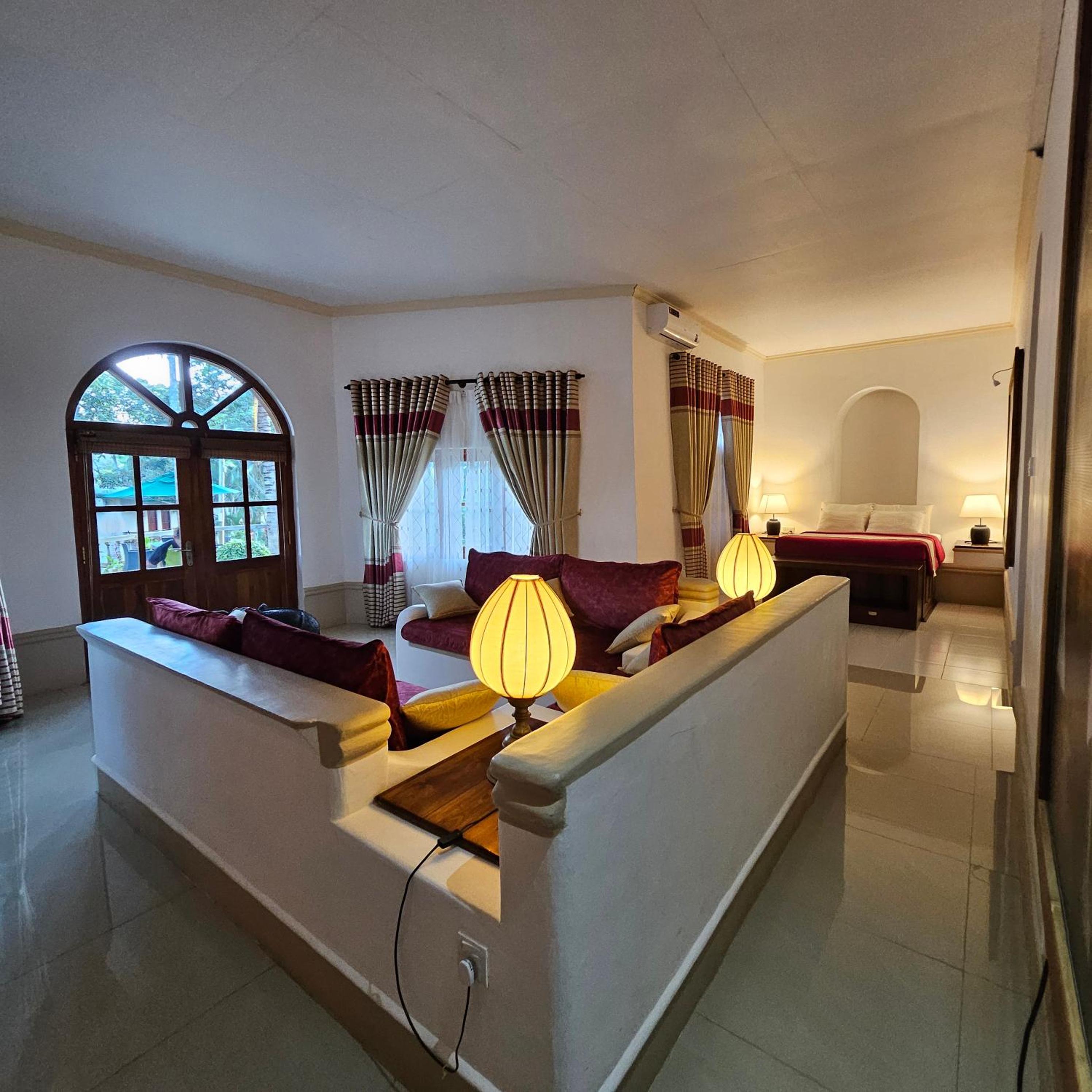 Deluxe Family Room