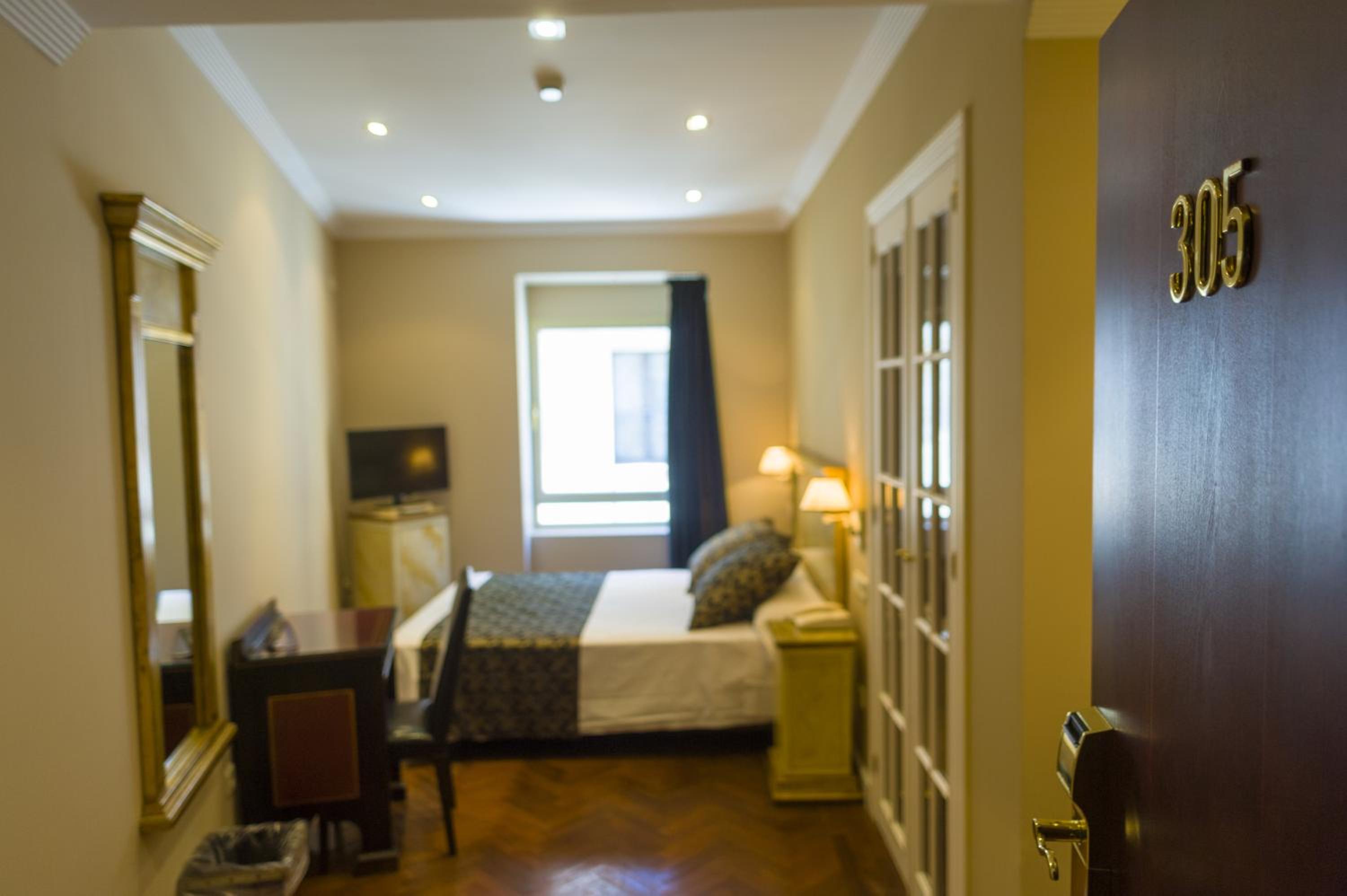 Double Room - Photo 8