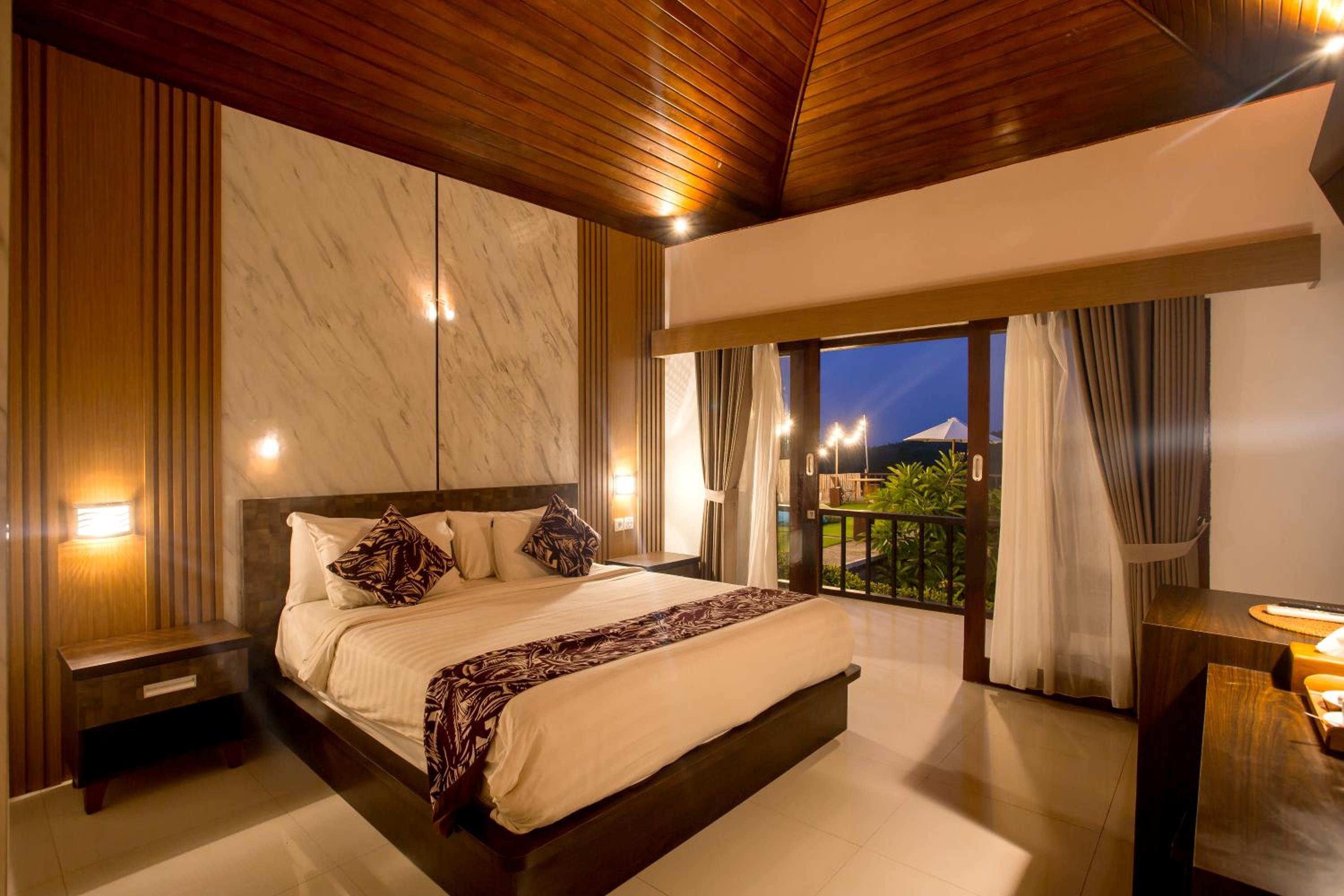 Deluxe King Room - Photo 3