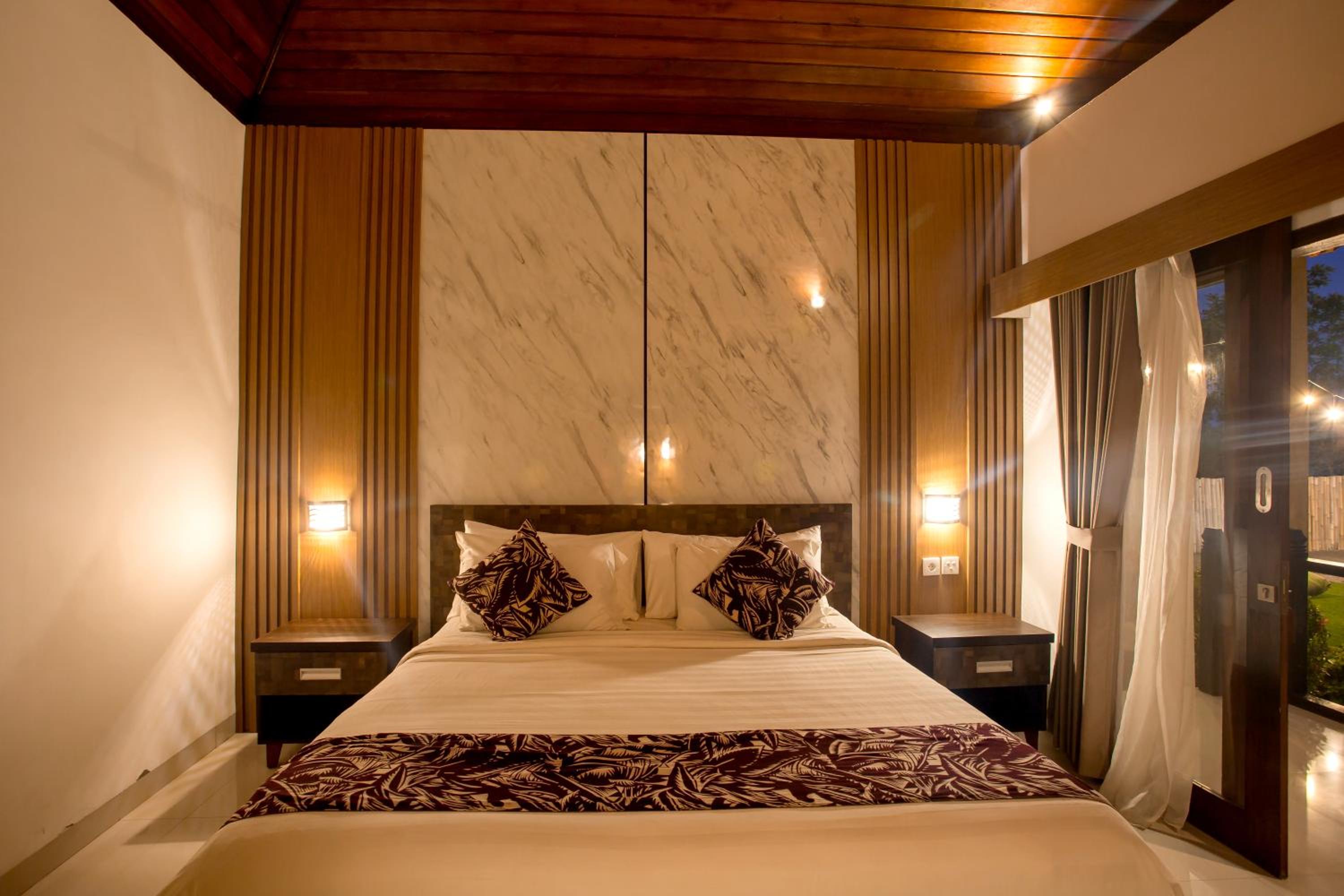 Deluxe King Room - Photo 4