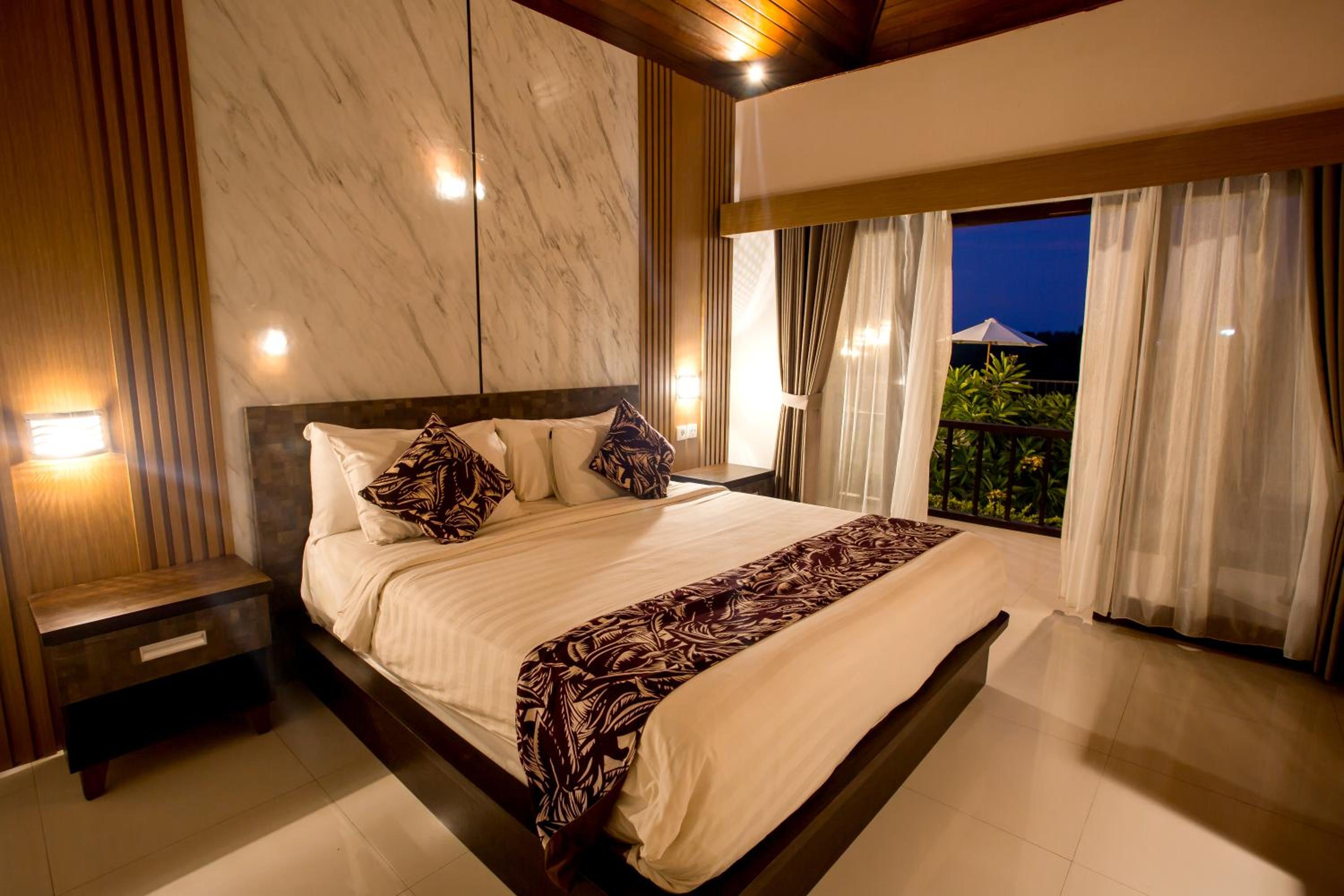 Deluxe King Room - Photo 5