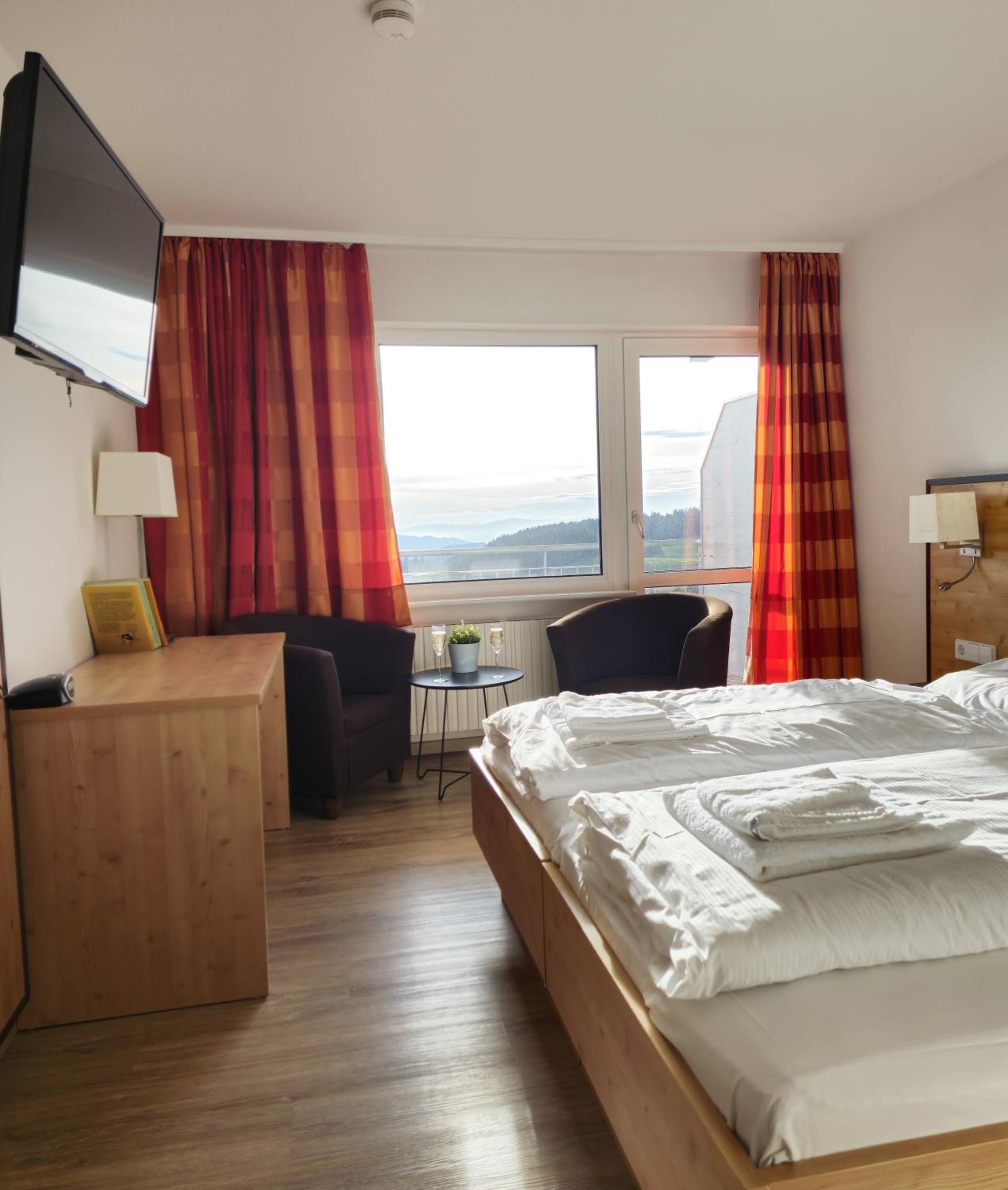 King Room With Balcony photo 2