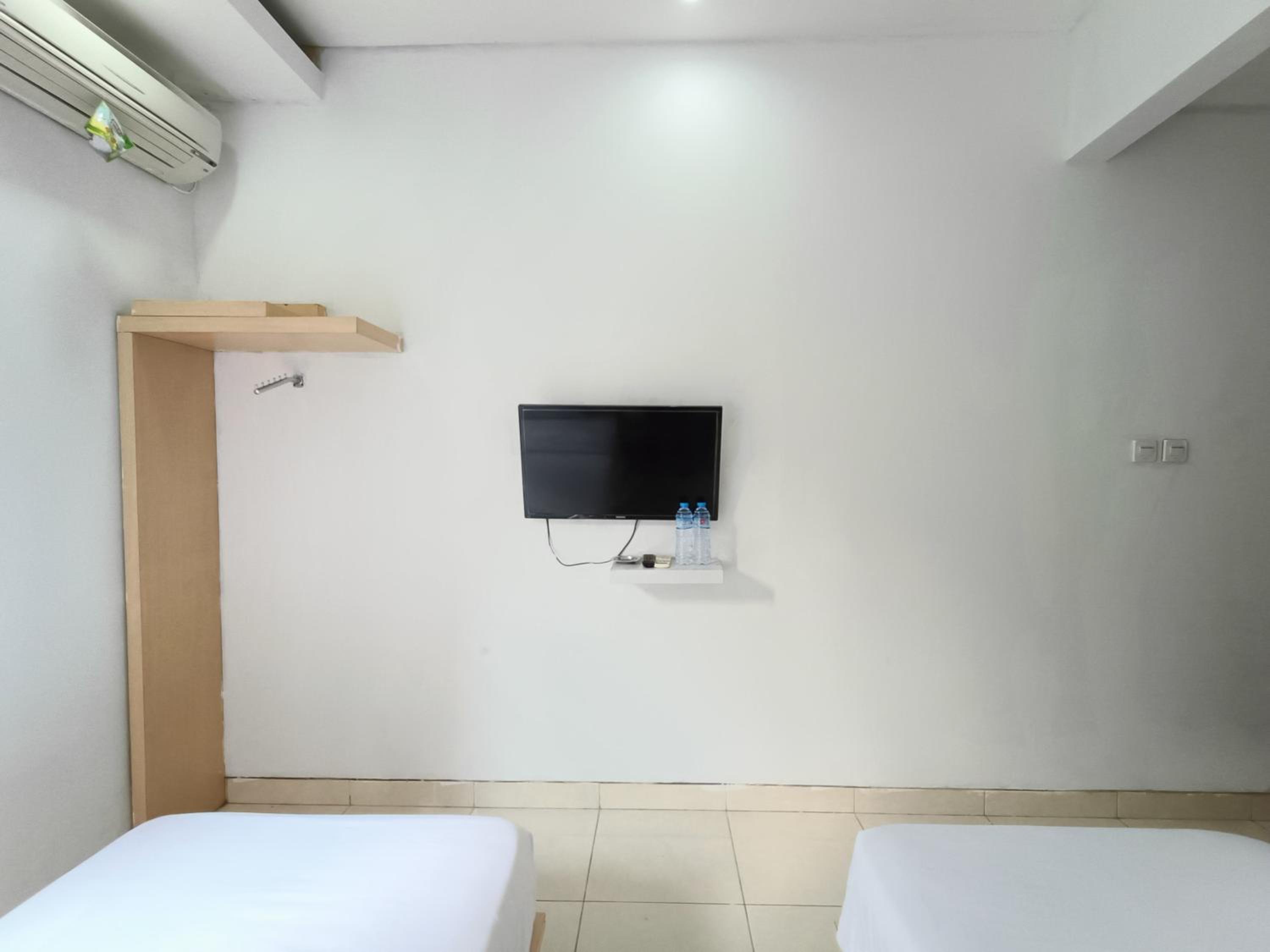 Twin Room - Photo 9