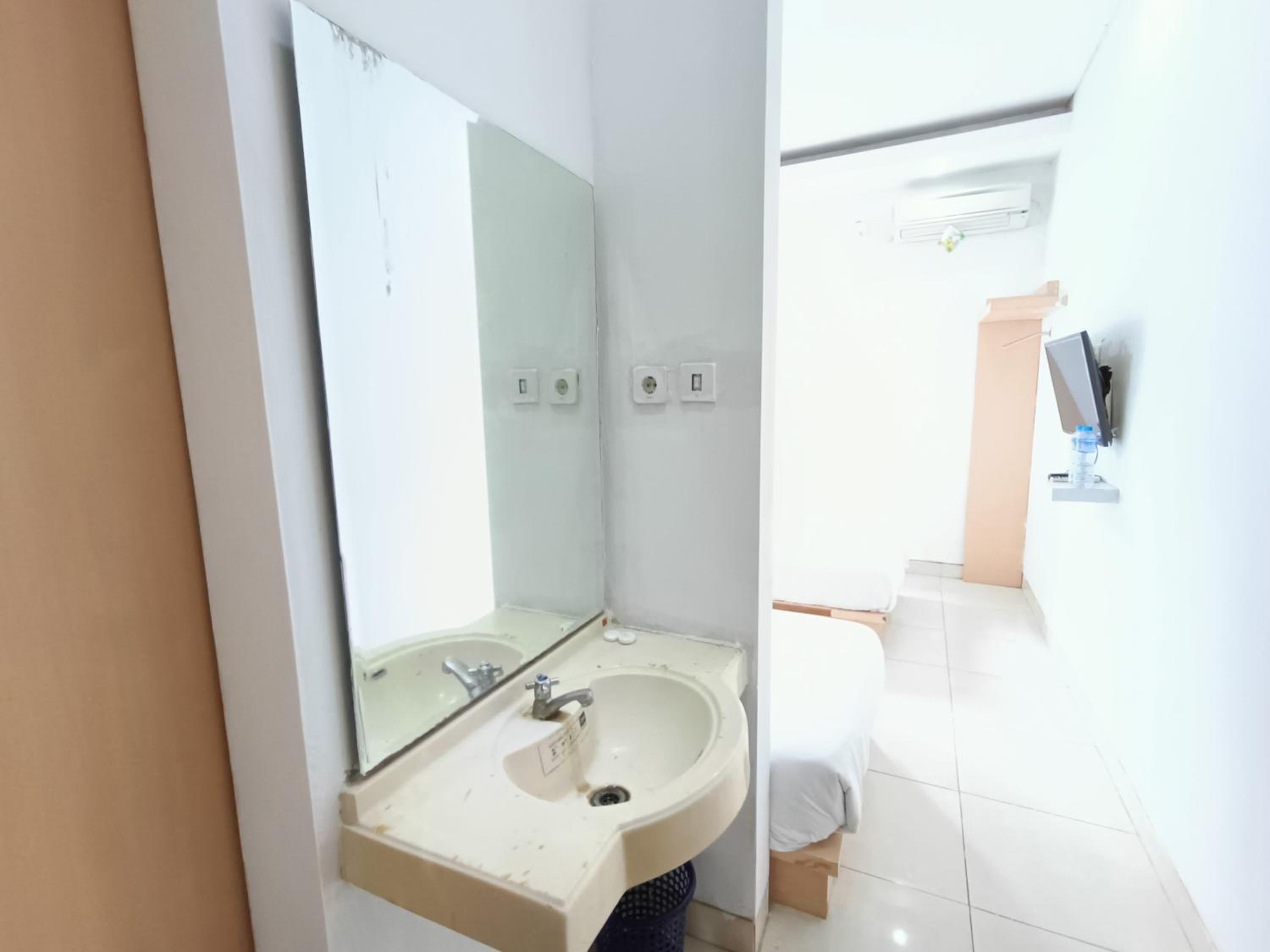 Twin Room - Photo 6