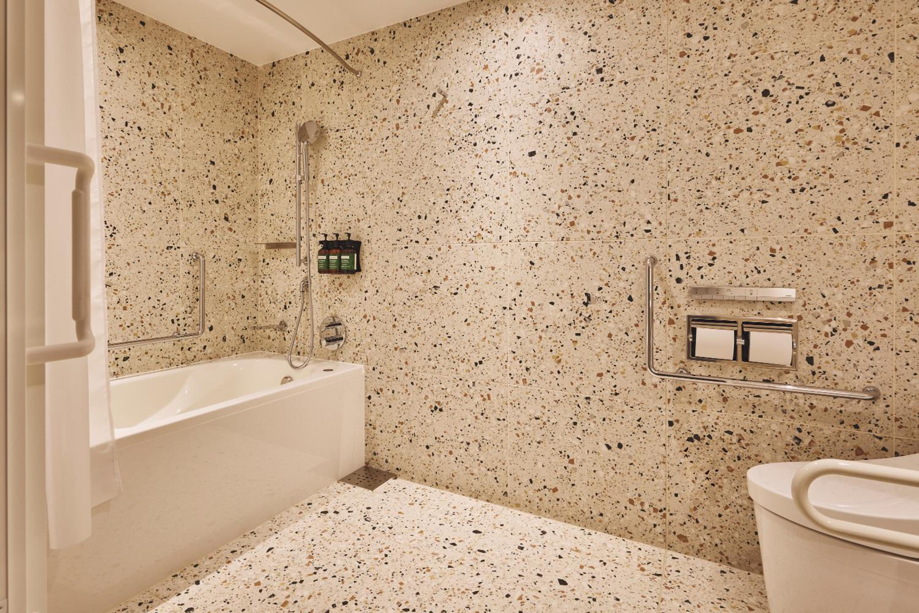 Premium King Room - Disability Access photo 2
