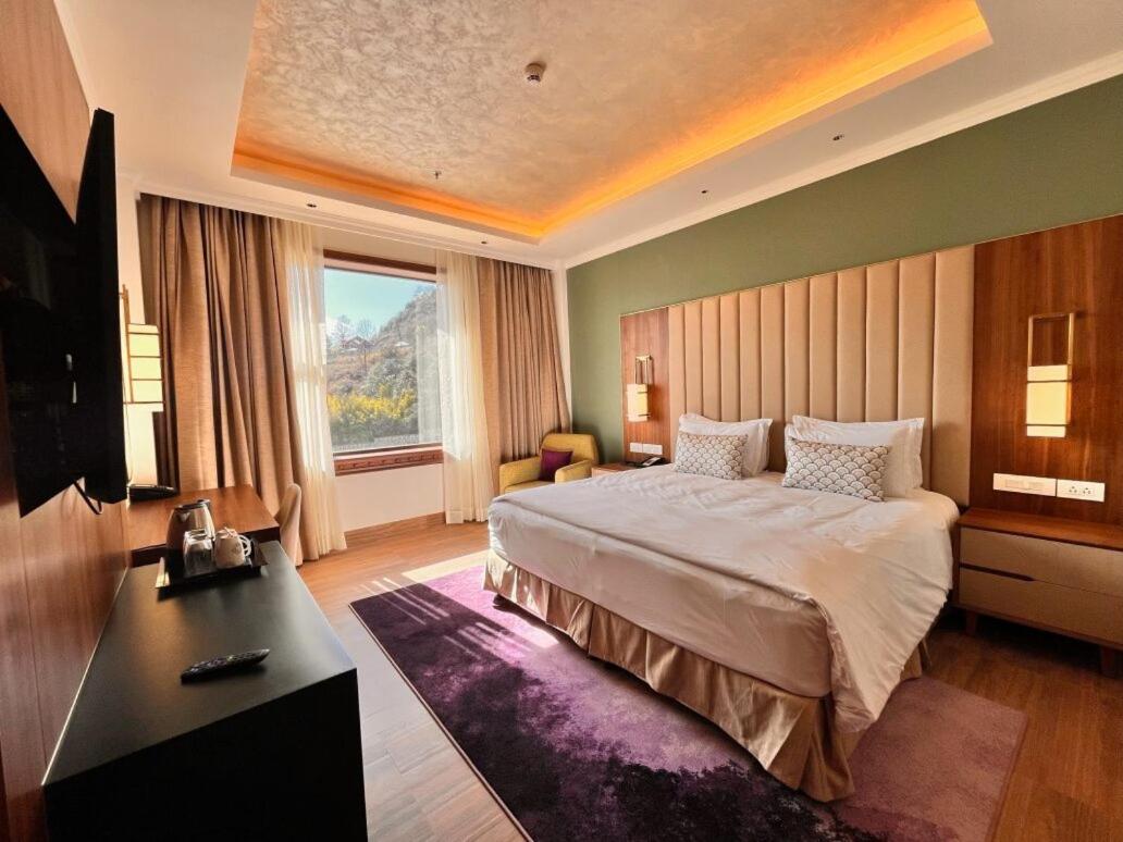 Deluxe Room Twin Bed photo 3