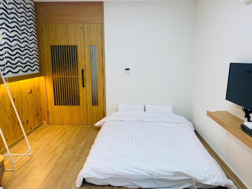 Twin Room - Photo 2
