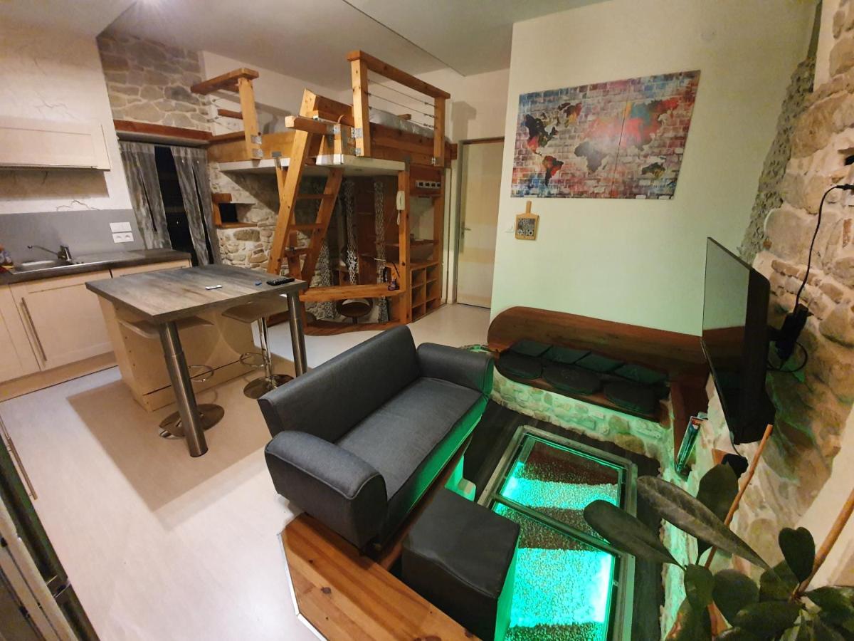 Studio Apartment photo 1