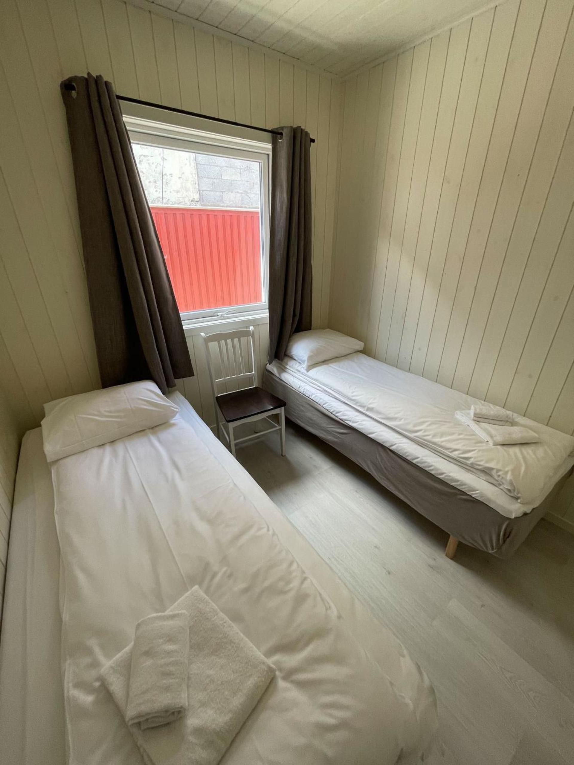 Three-Bedroom House photo 3