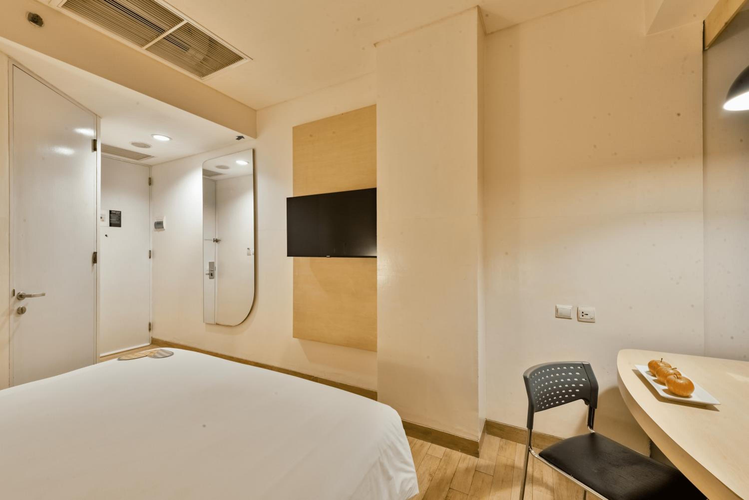 Standard Double Room - Photo 3
