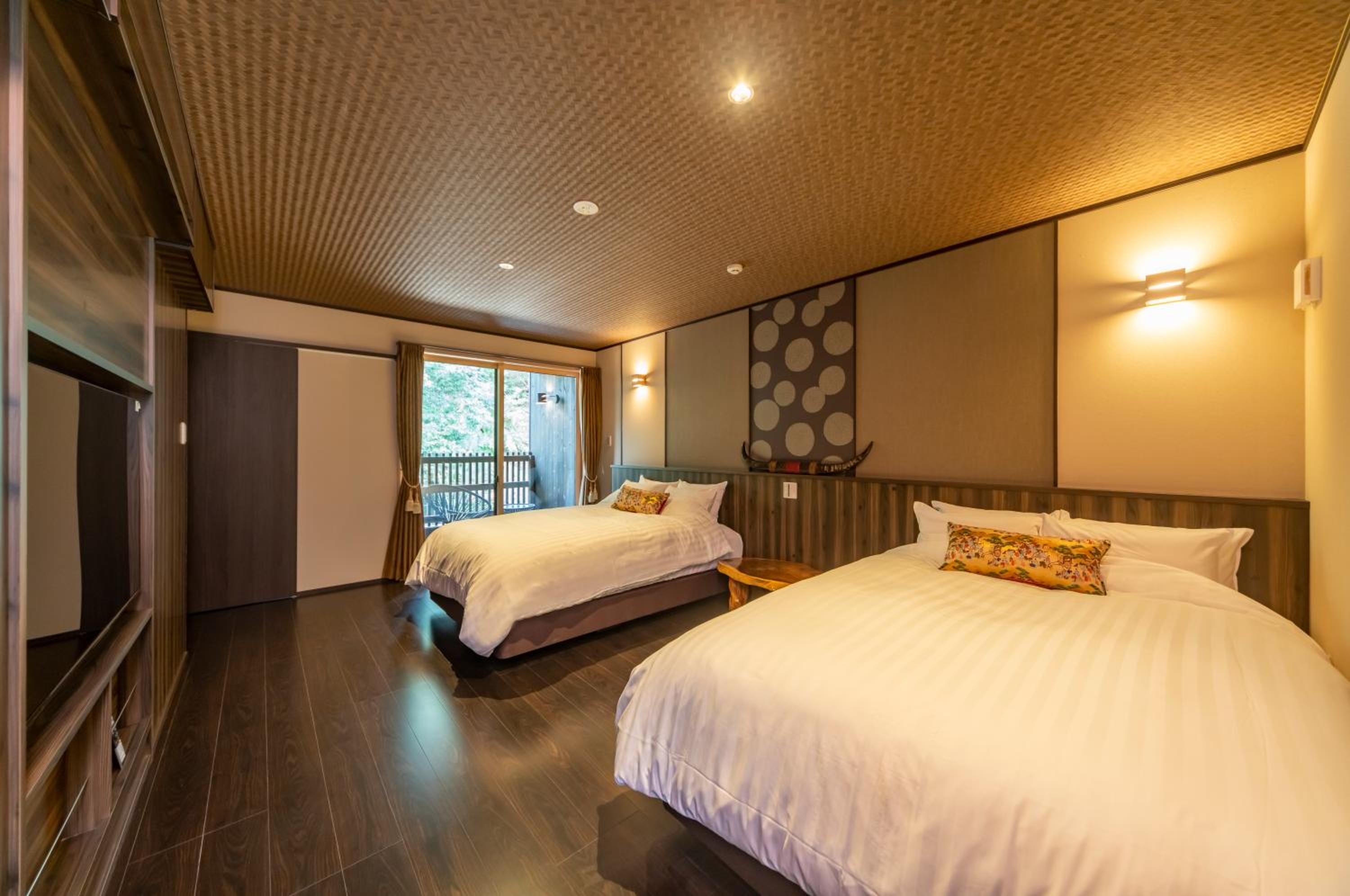 Twin Room with Private External Bathroom