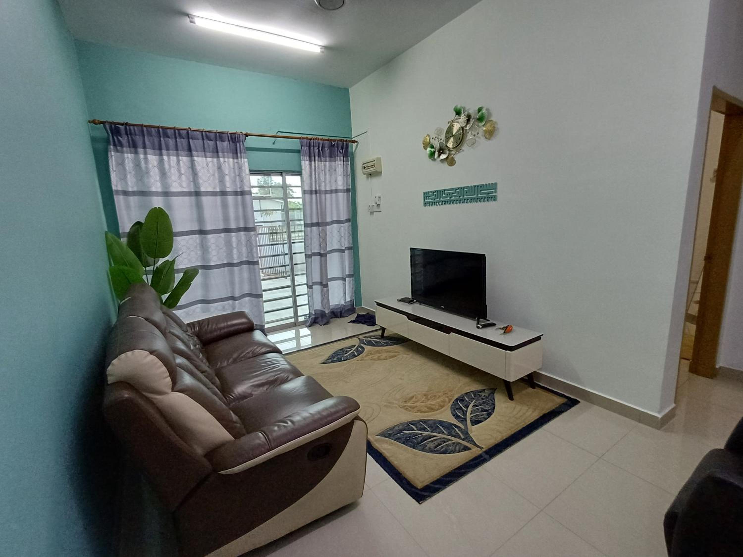 Four-Bedroom House photo 1