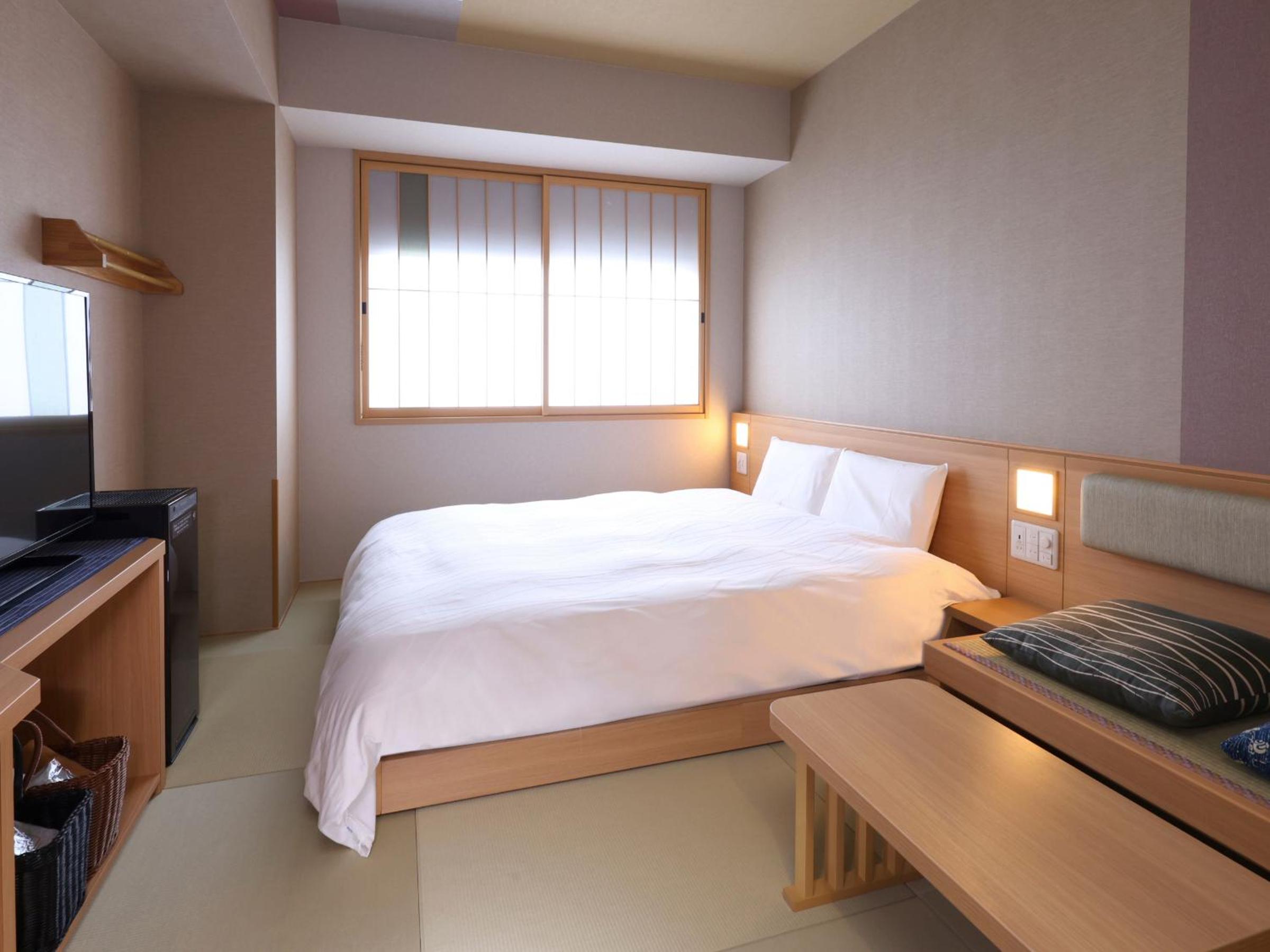 Moderate Queen Room
